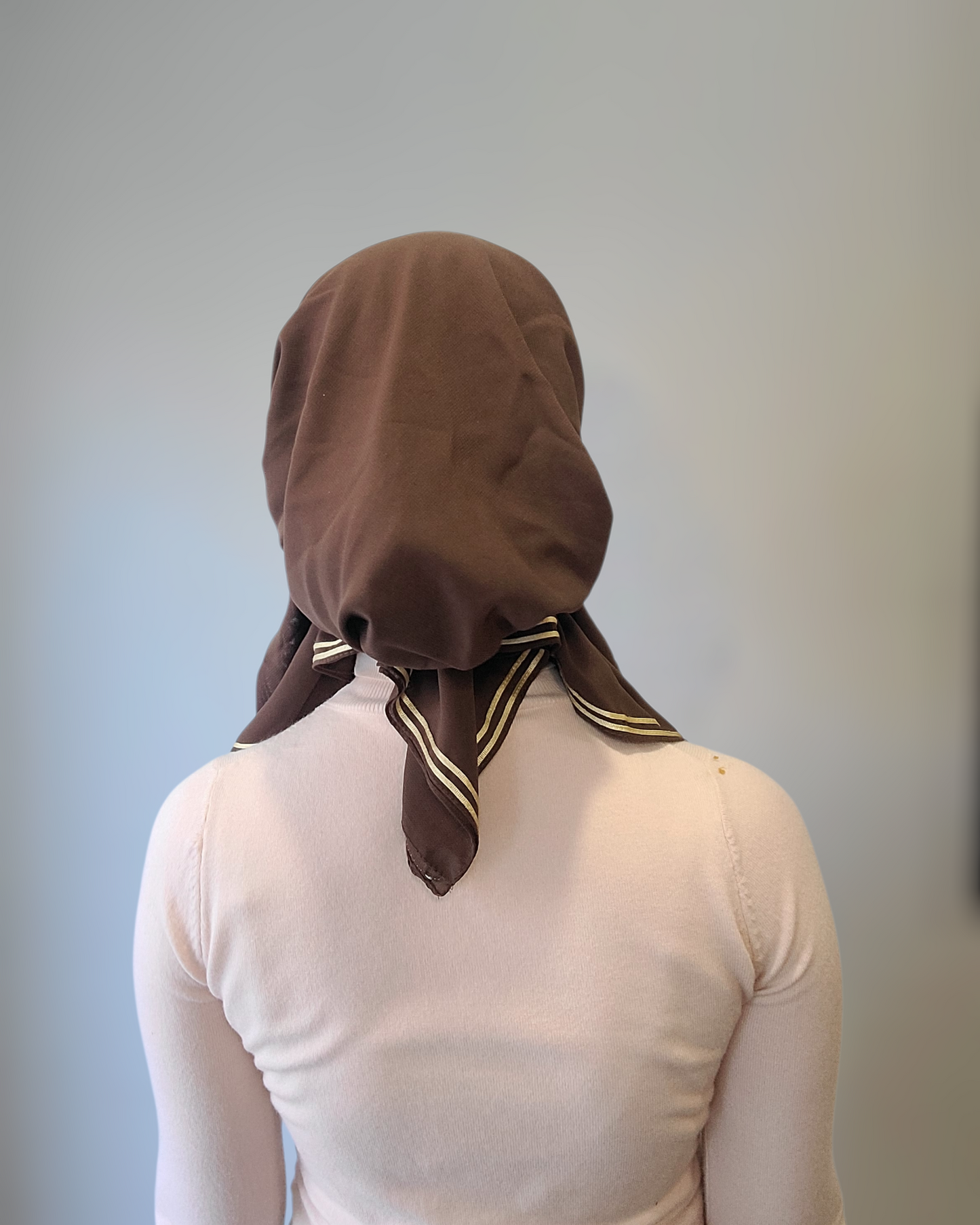 Solid Pretied Scarf With Gold Trimming - Keter Hayofi Mitpachot