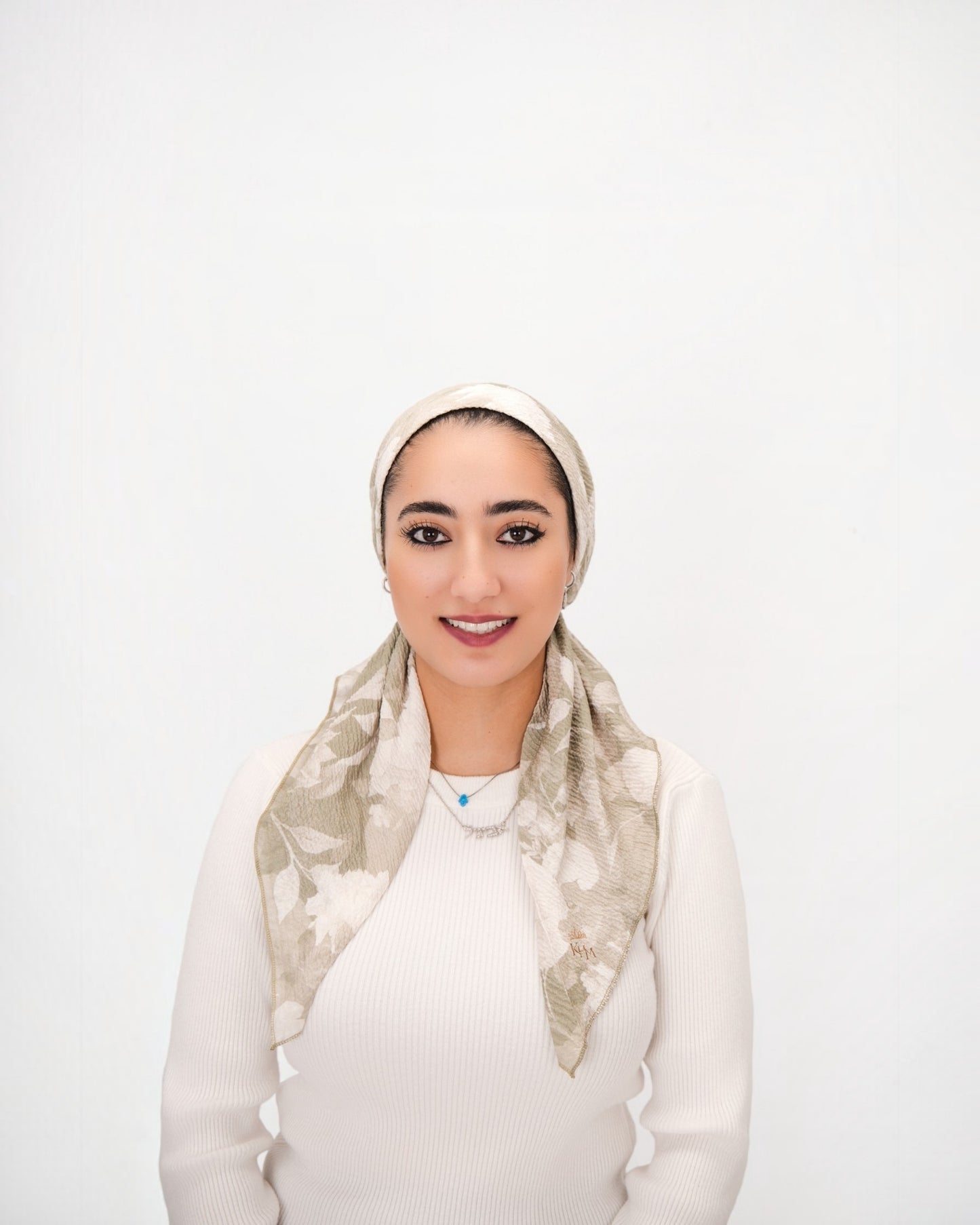 Olive Whisper Square Scarf - Keter Hayofi Mitpachot