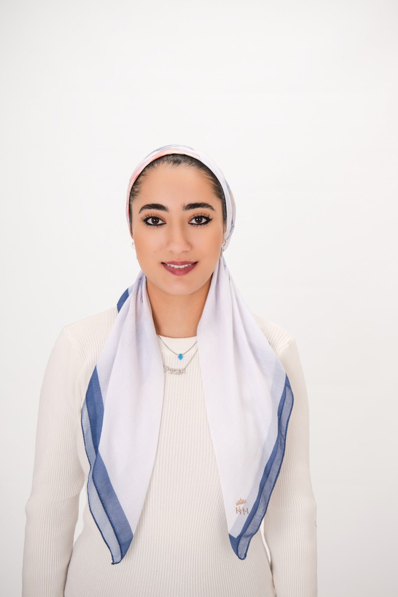 Azure Garden Square Scarf - Keter Hayofi Mitpachot