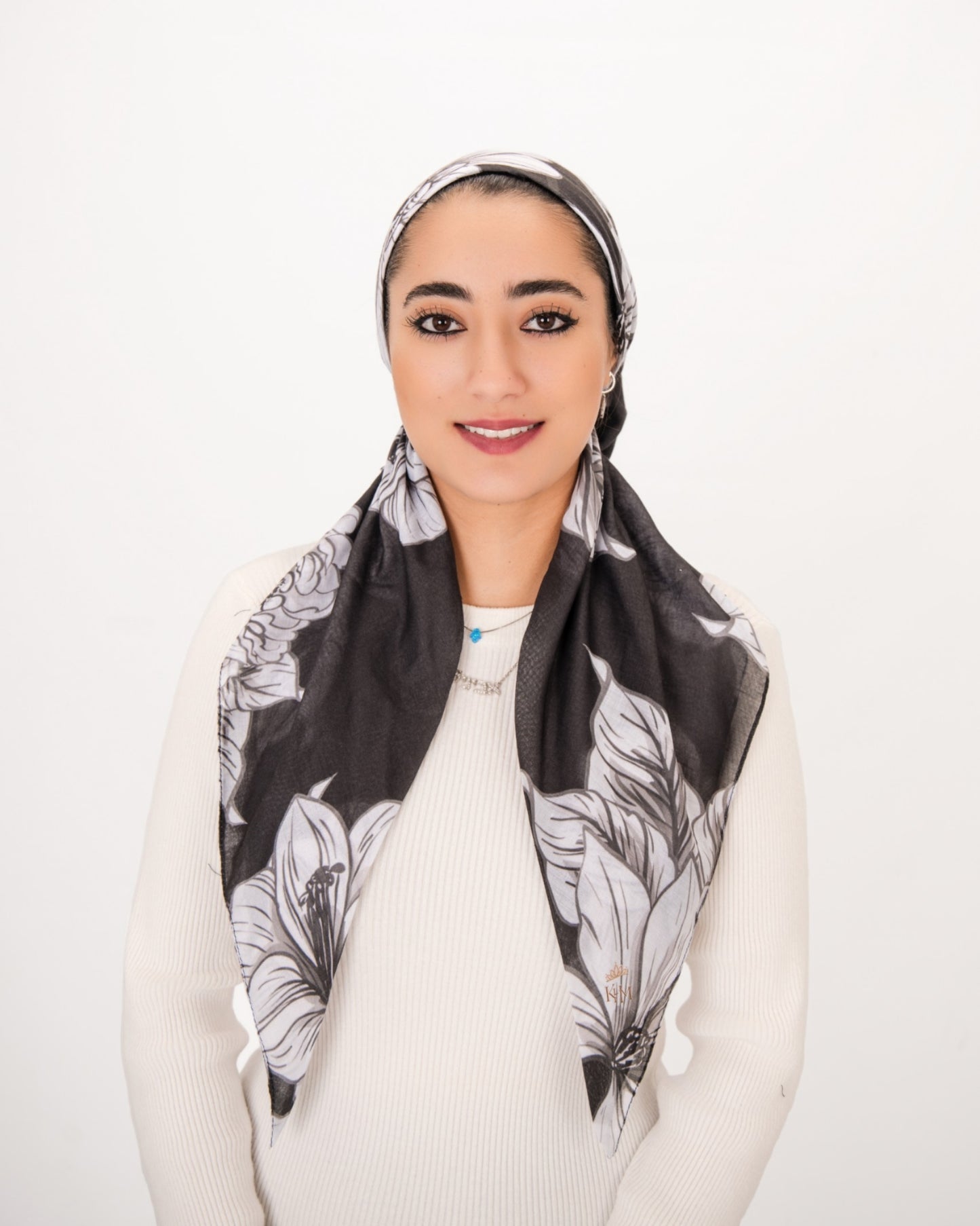 Bloom in Black Square Scarf - Keter Hayofi Mitpachot