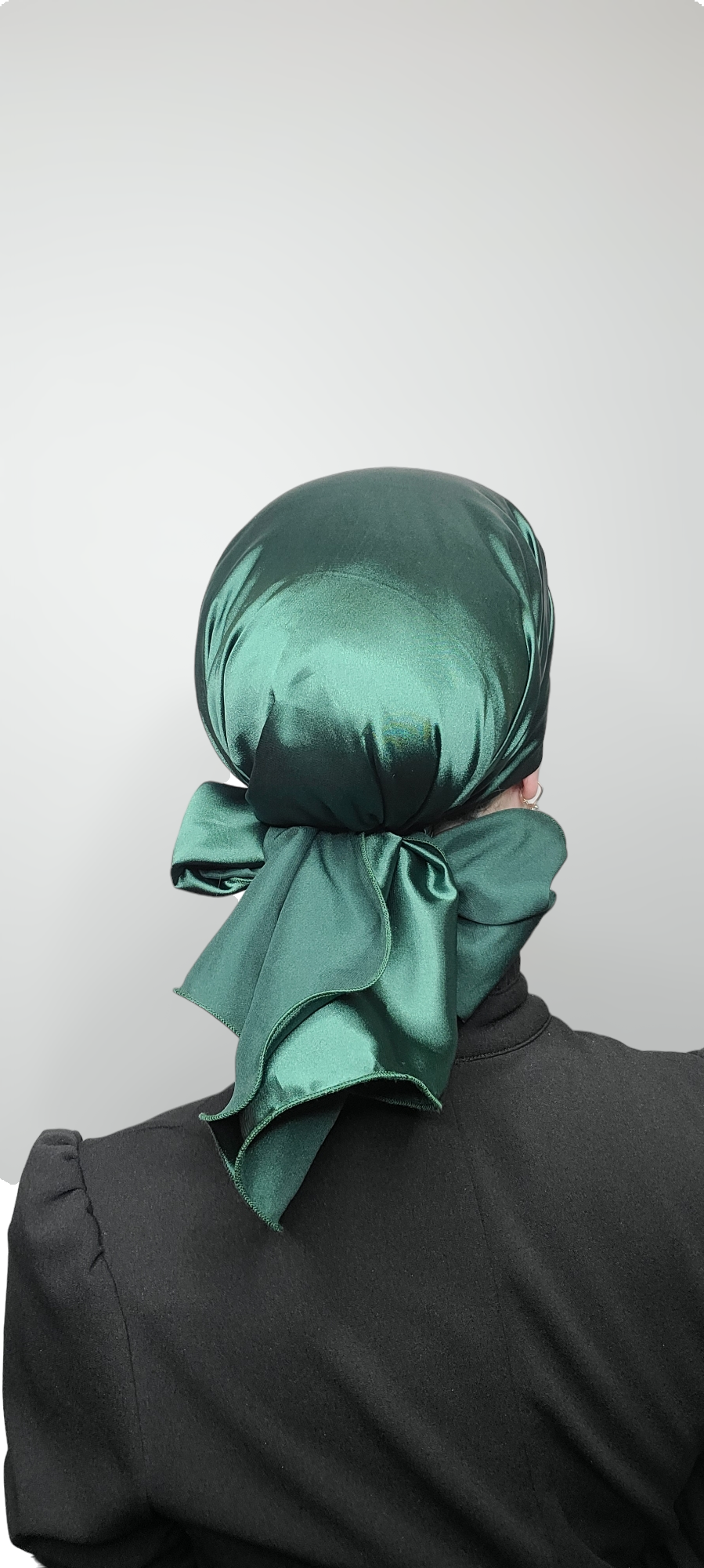 Rinati Lakel Emerald Green Satin Scarf with Scrunchie - Keter Hayofi Mitpachot