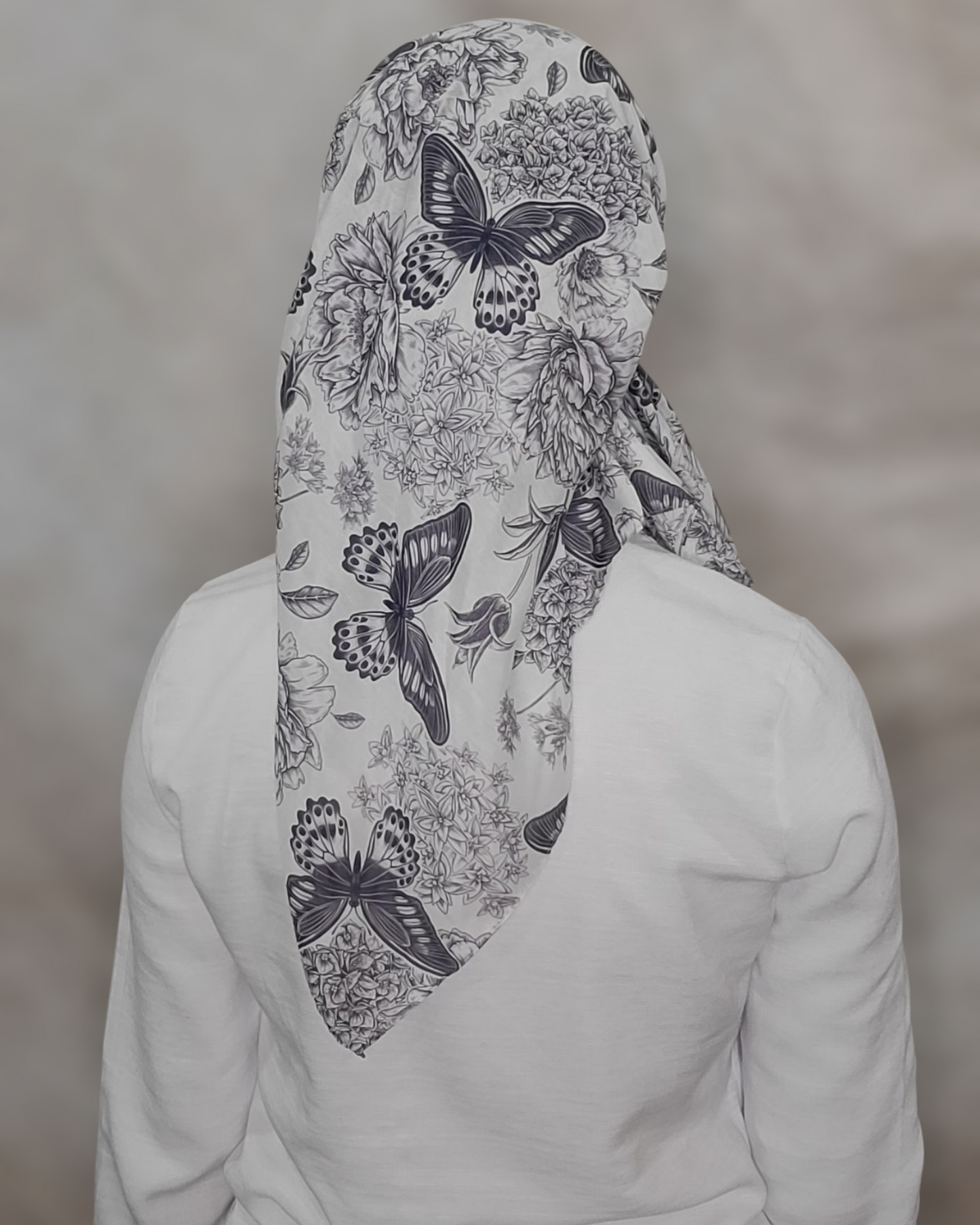 Monochrome Summer Square Scarf - Keter Hayofi Mitpachot