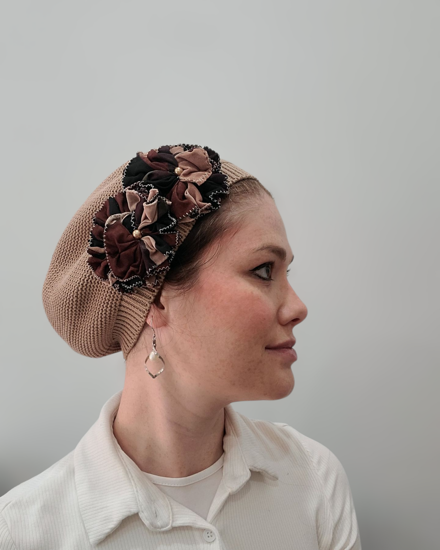 S/M Size Taupe French Beret - Keter Hayofi Mitpachot