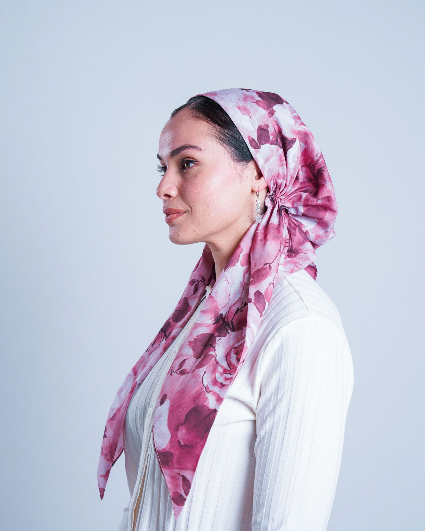 Rose Garden Square Scarf - Keter Hayofi Mitpachot