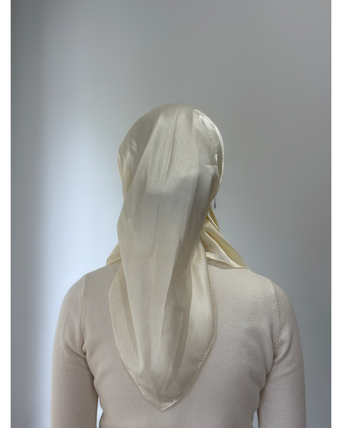 Signature Silky Open Pretied Scarf - Keter Hayofi Mitpachot