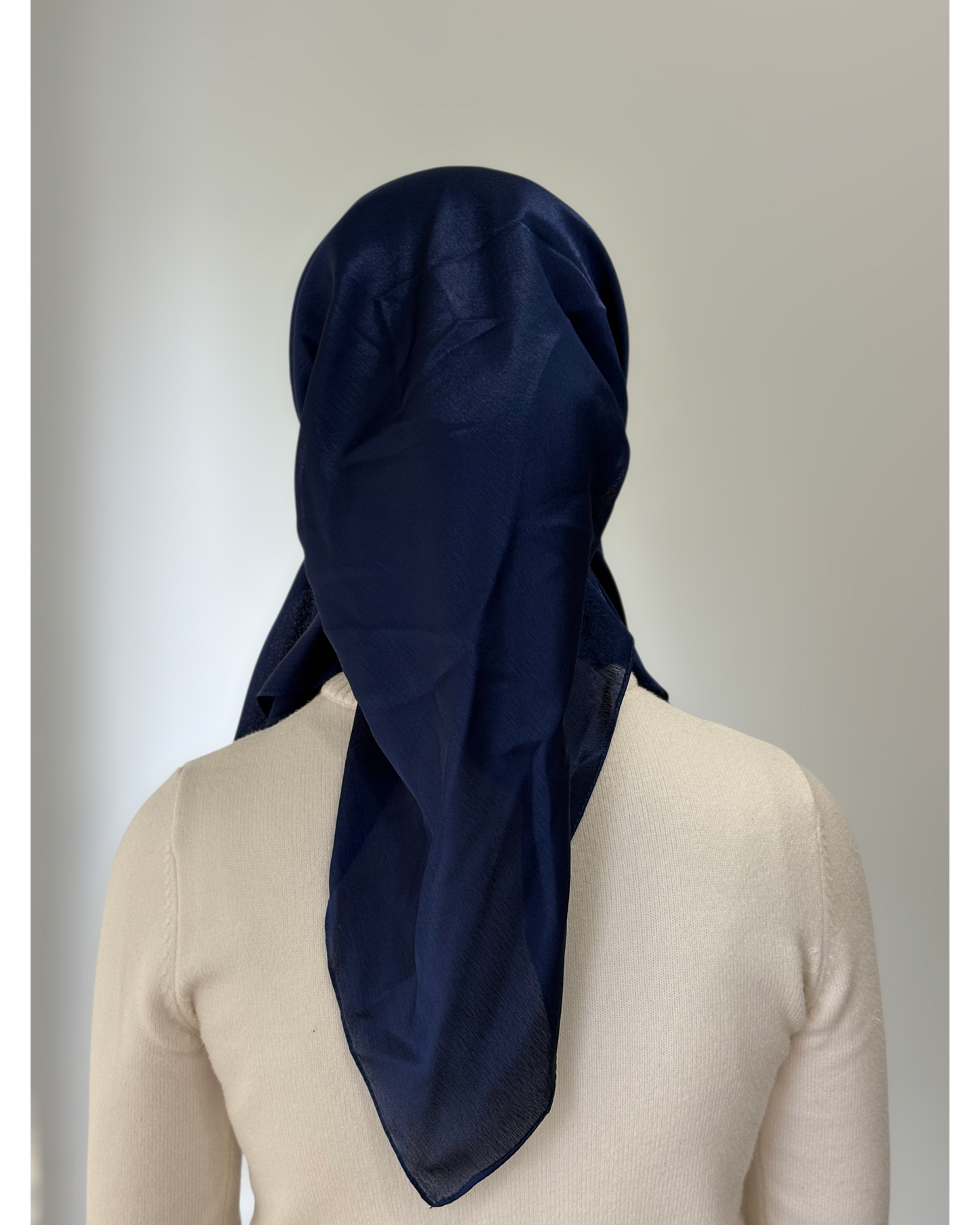 Signature Silky Open Pretied Scarf - Keter Hayofi Mitpachot