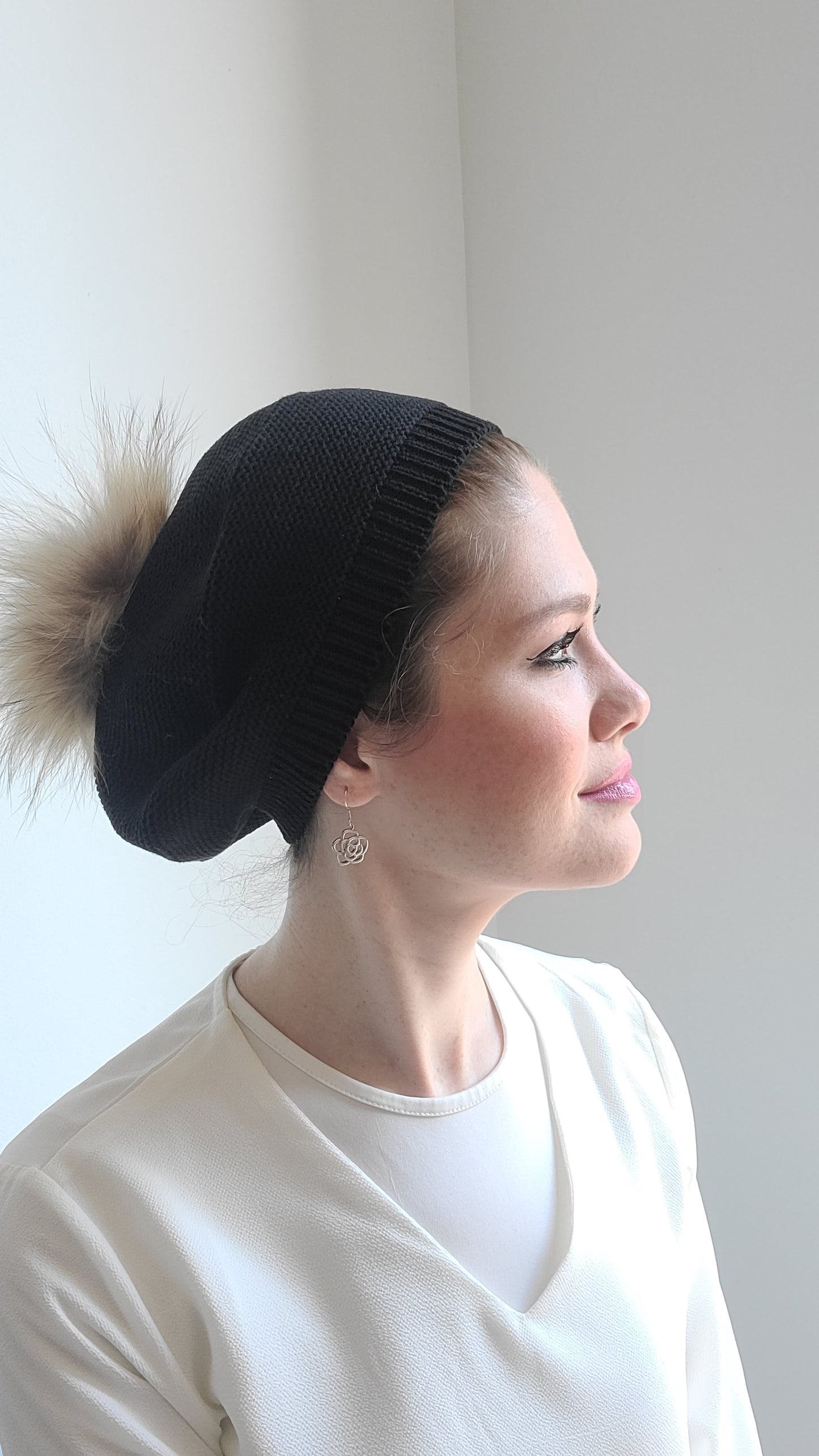 Fully Cotton Beret with Pom Pom - Keter Hayofi Mitpachot