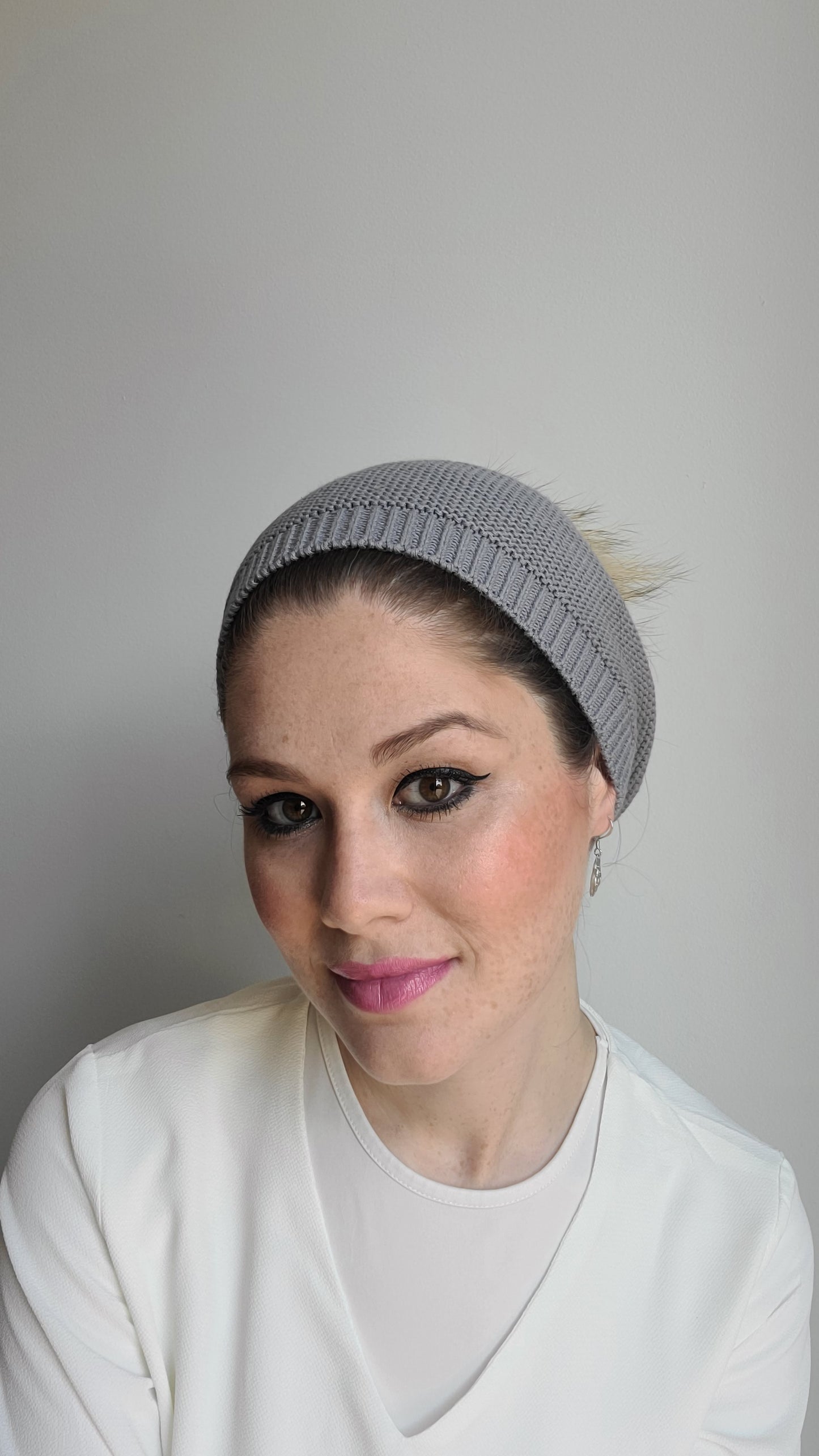 Fully Cotton Beret with Pom Pom - Keter Hayofi Mitpachot