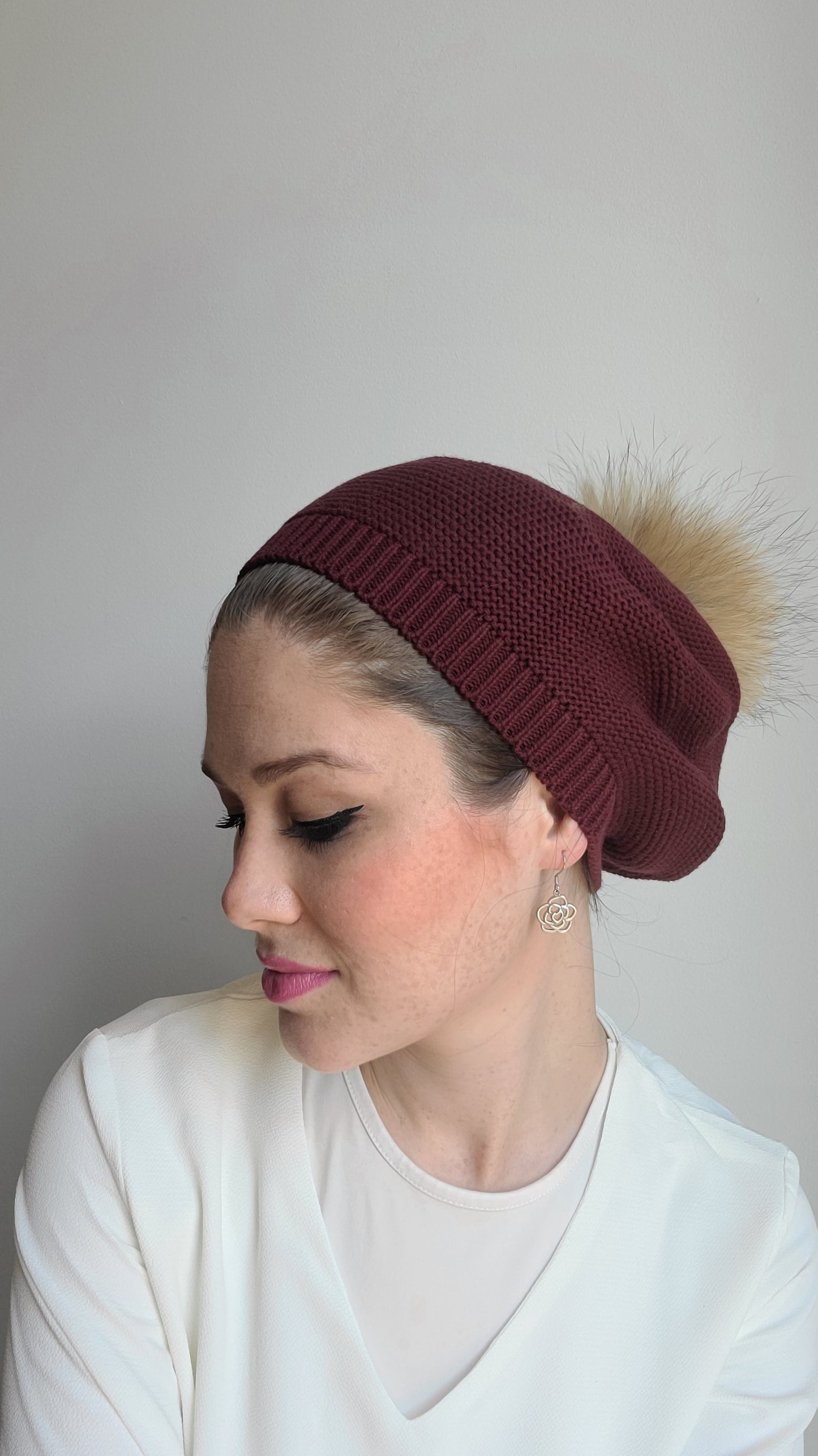 Fully Cotton Beret with Pom Pom - Keter Hayofi Mitpachot