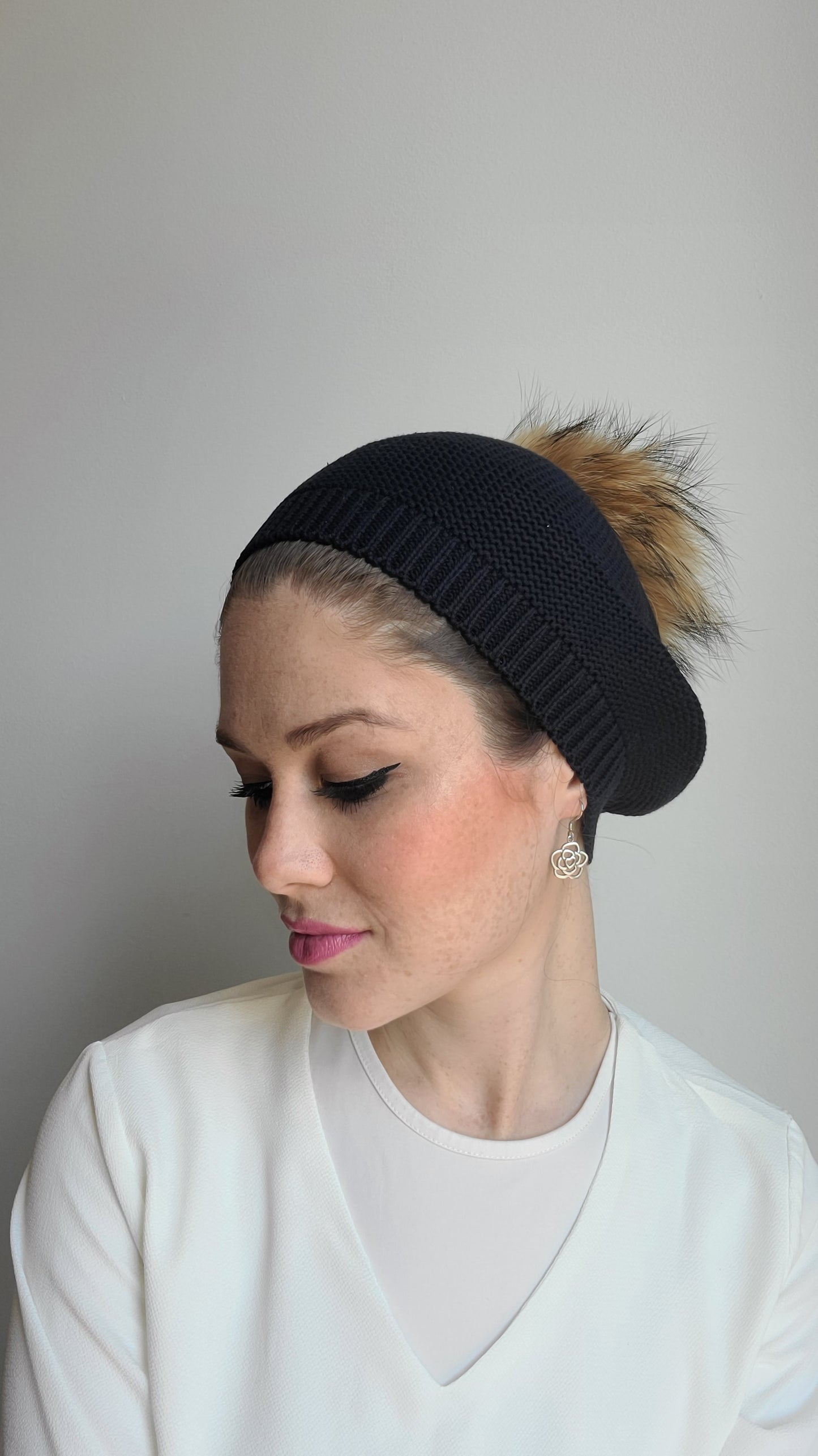 Fully Cotton Beret with Pom Pom - Keter Hayofi Mitpachot