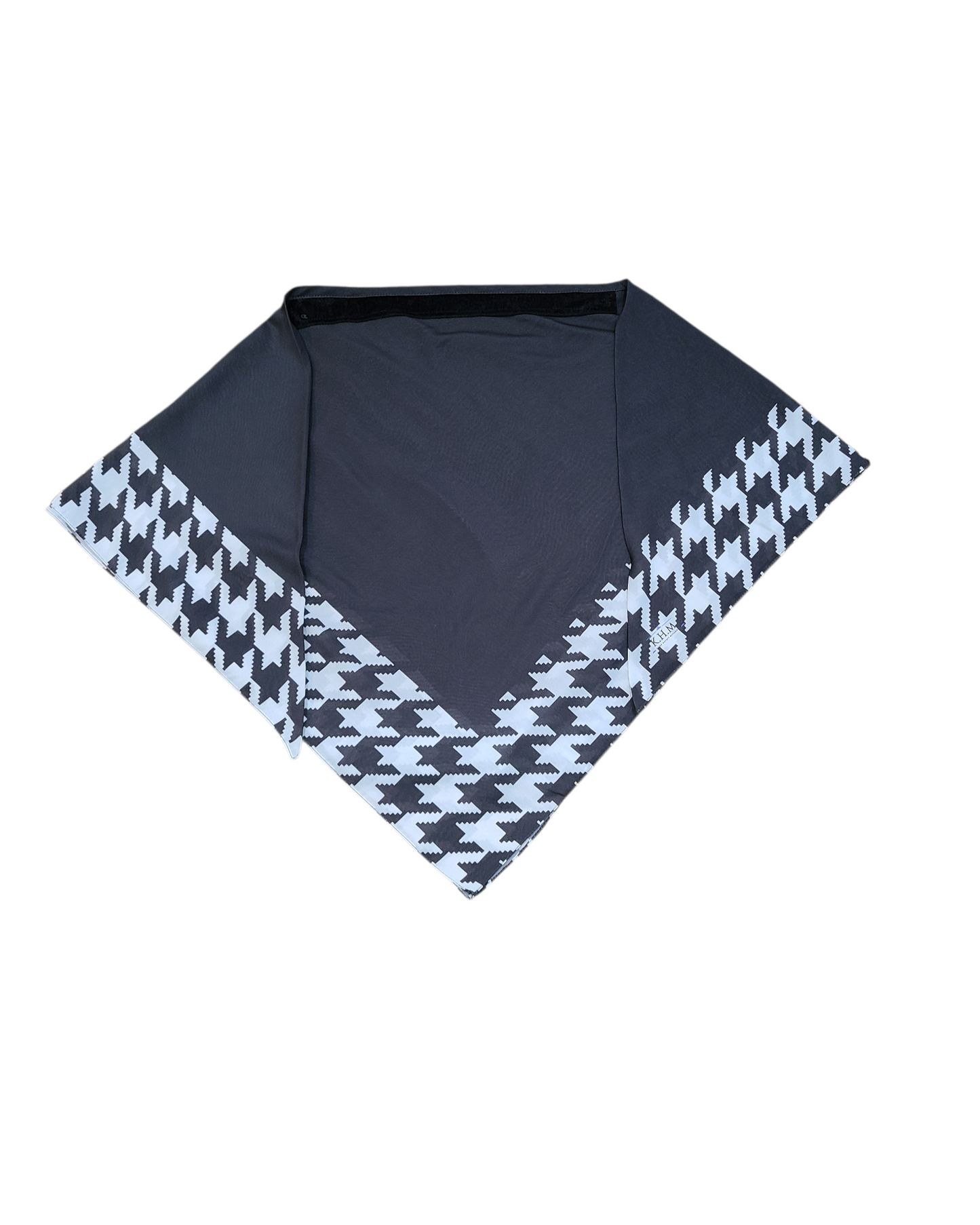 Black Houndstooth Triangle Scarf With Grip - Keter Hayofi Mitpachot