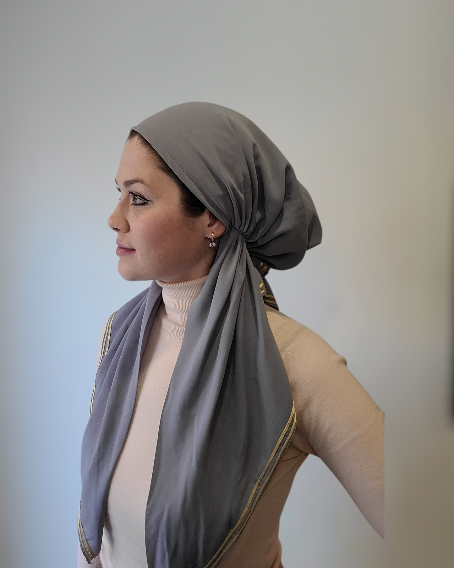 Solid Pretied Scarf With Gold Trimming - Keter Hayofi Mitpachot