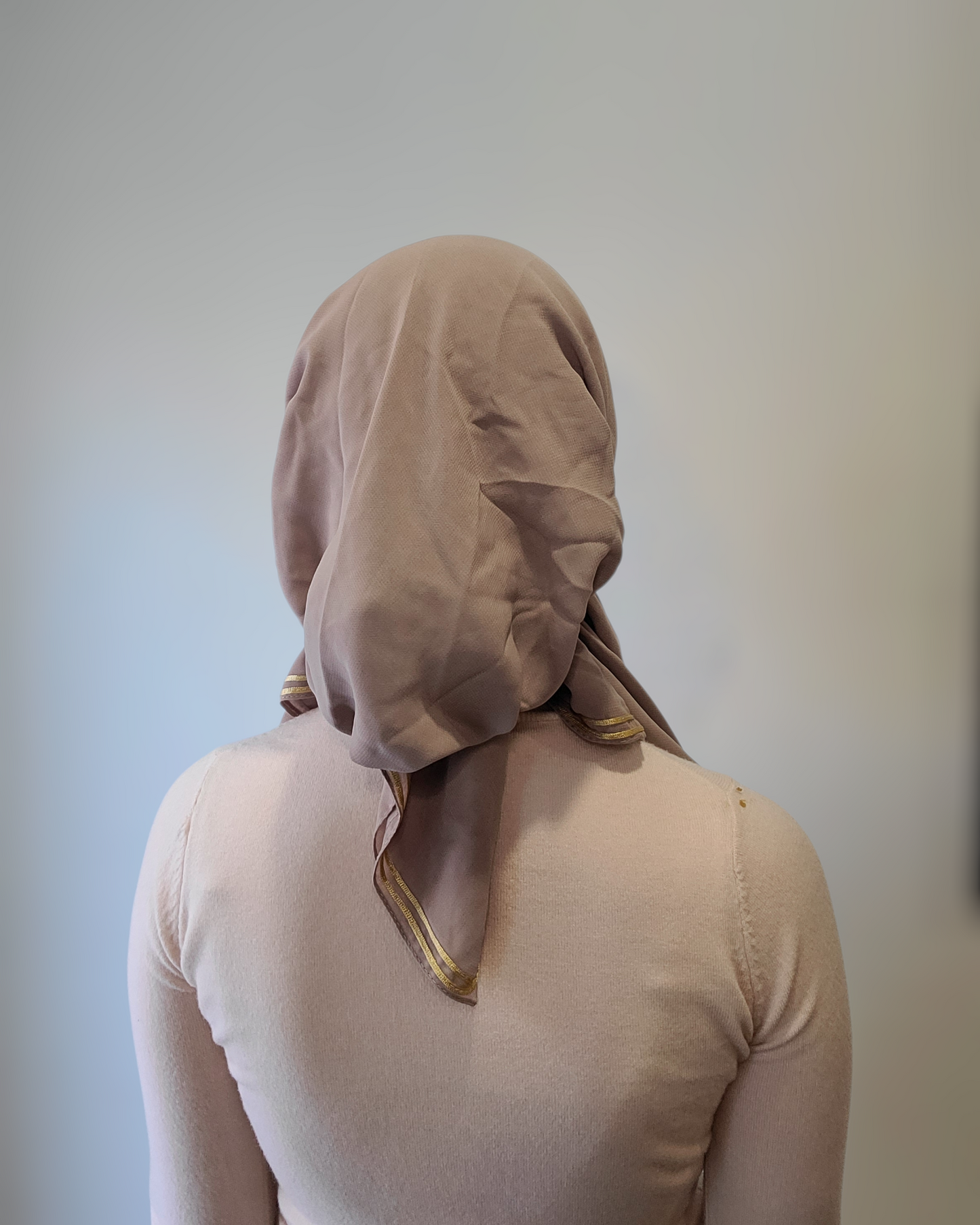 Solid Pretied Scarf With Gold Trimming - Keter Hayofi Mitpachot