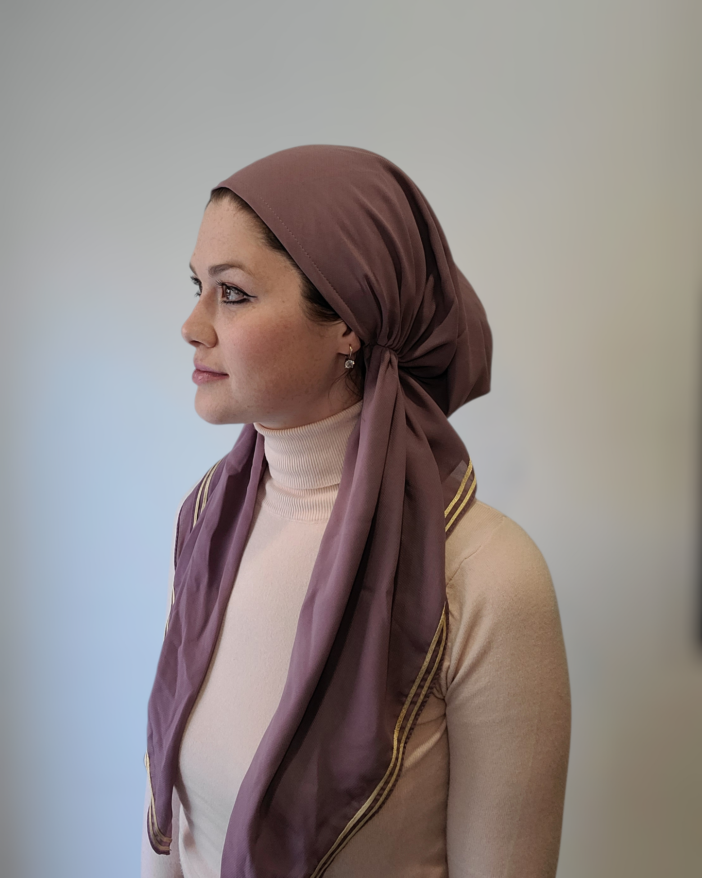 Solid Pretied Scarf With Gold Trimming - Keter Hayofi Mitpachot