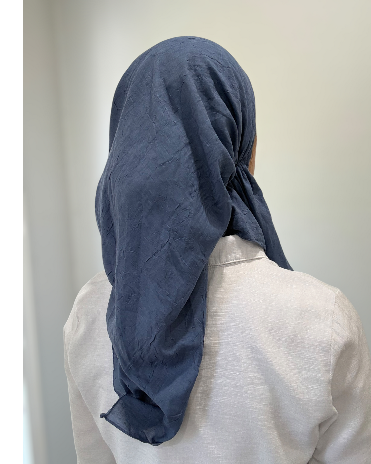 Bamboo Lightweight Square Scarf - Keter Hayofi Mitpachot