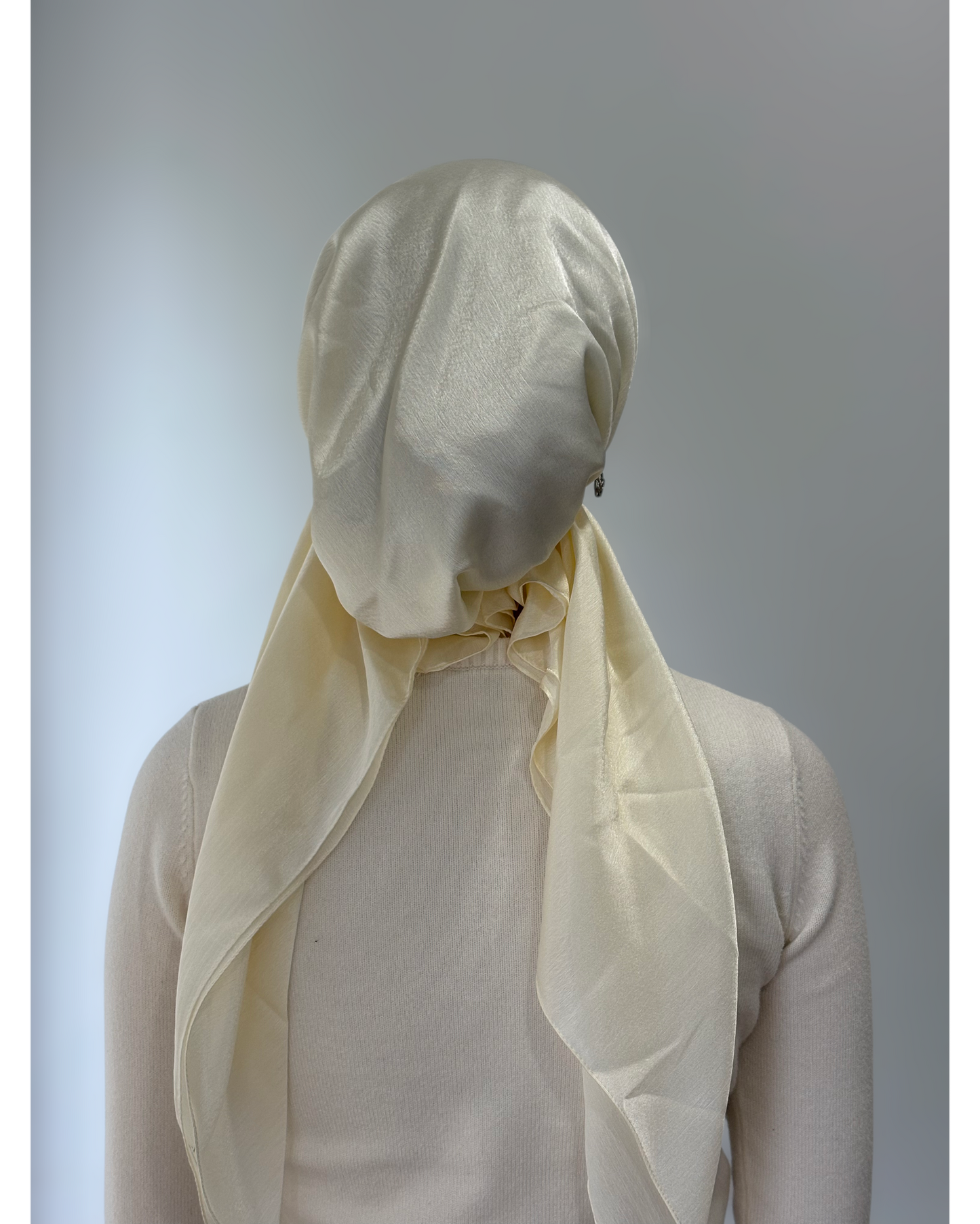 Signature Silky Adjustable Pretied Scarf - Keter Hayofi Mitpachot