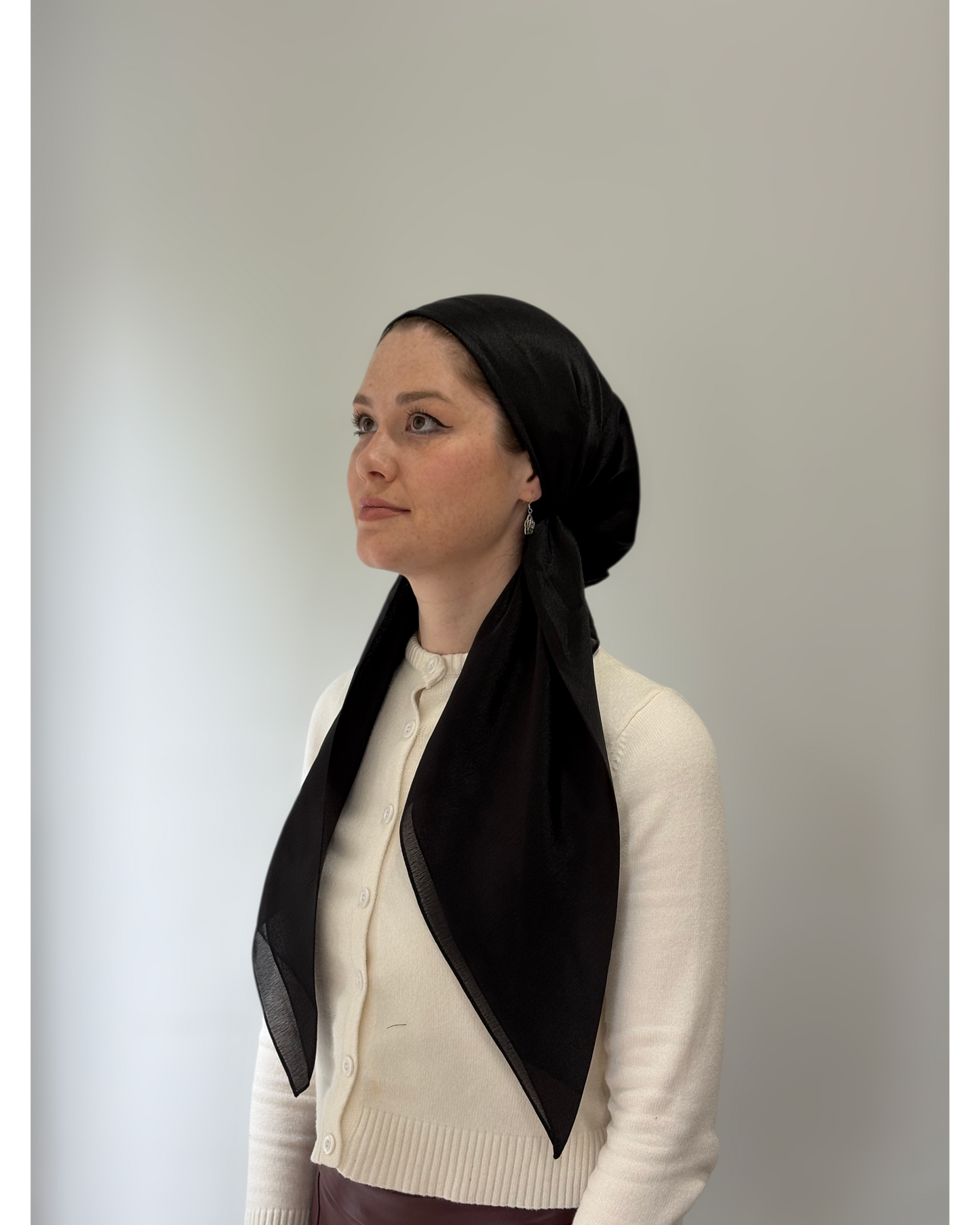 Signature Silky Adjustable Pretied Scarf - Keter Hayofi Mitpachot