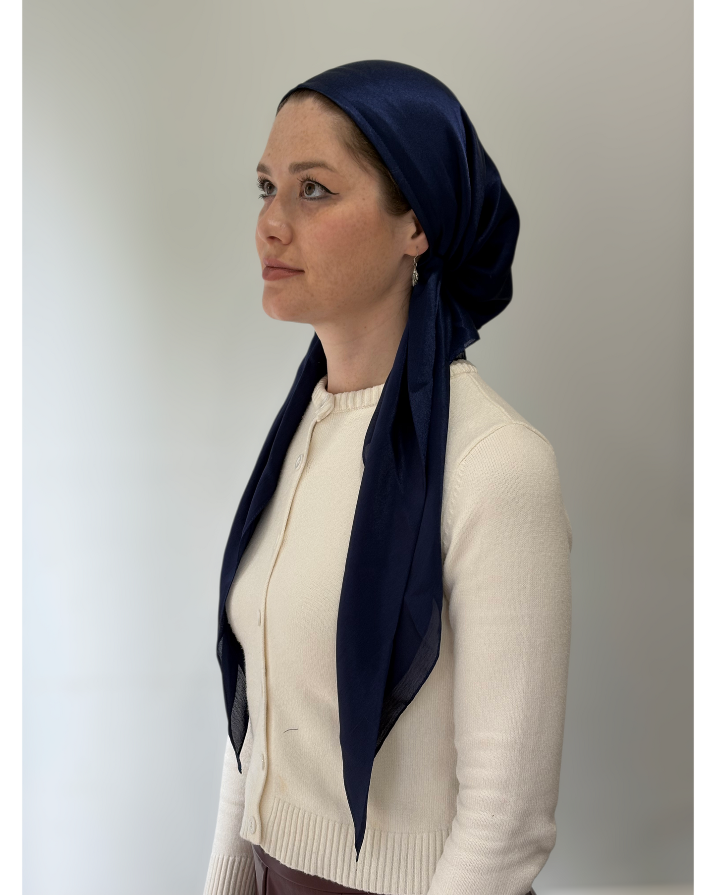 Signature Silky Adjustable Pretied Scarf - Keter Hayofi Mitpachot
