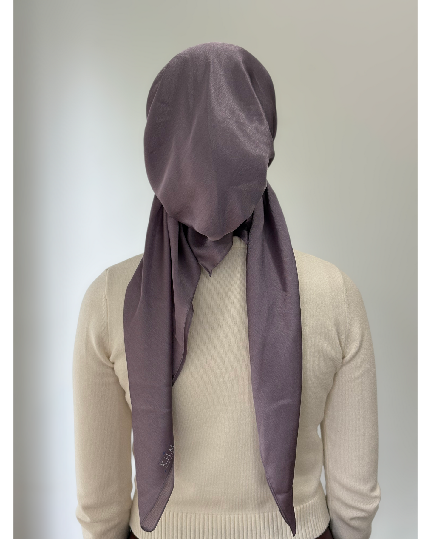 Signature Silky Adjustable Pretied Scarf - Keter Hayofi Mitpachot