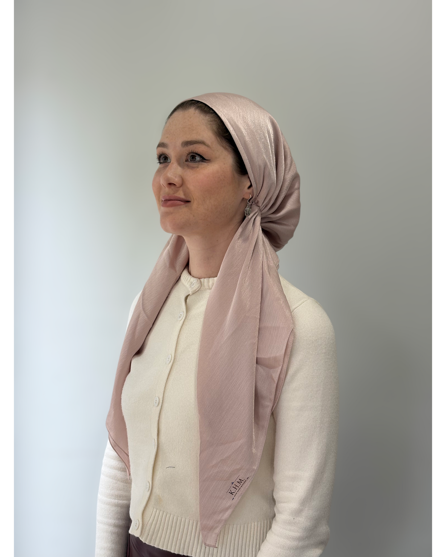 Signature Silky Adjustable Pretied Scarf - Keter Hayofi Mitpachot