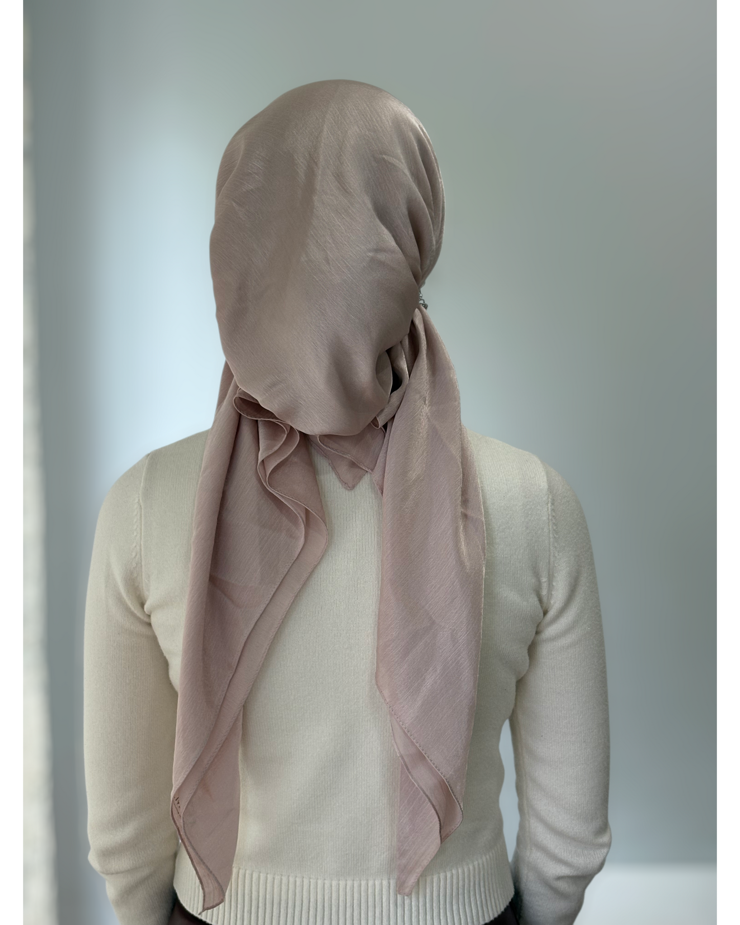 Signature Silky Adjustable Pretied Scarf - Keter Hayofi Mitpachot