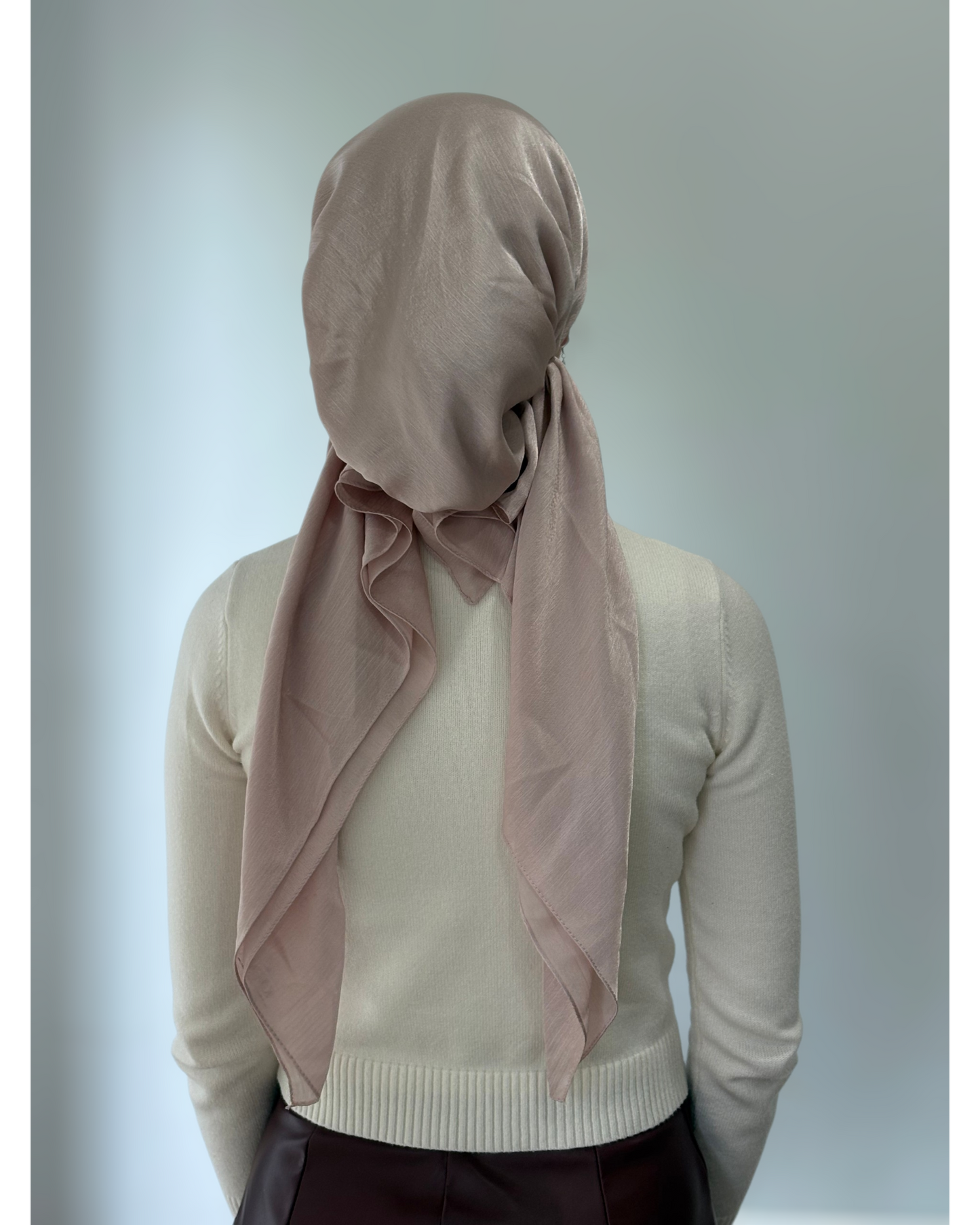 Signature Silky Adjustable Pretied Scarf - Keter Hayofi Mitpachot