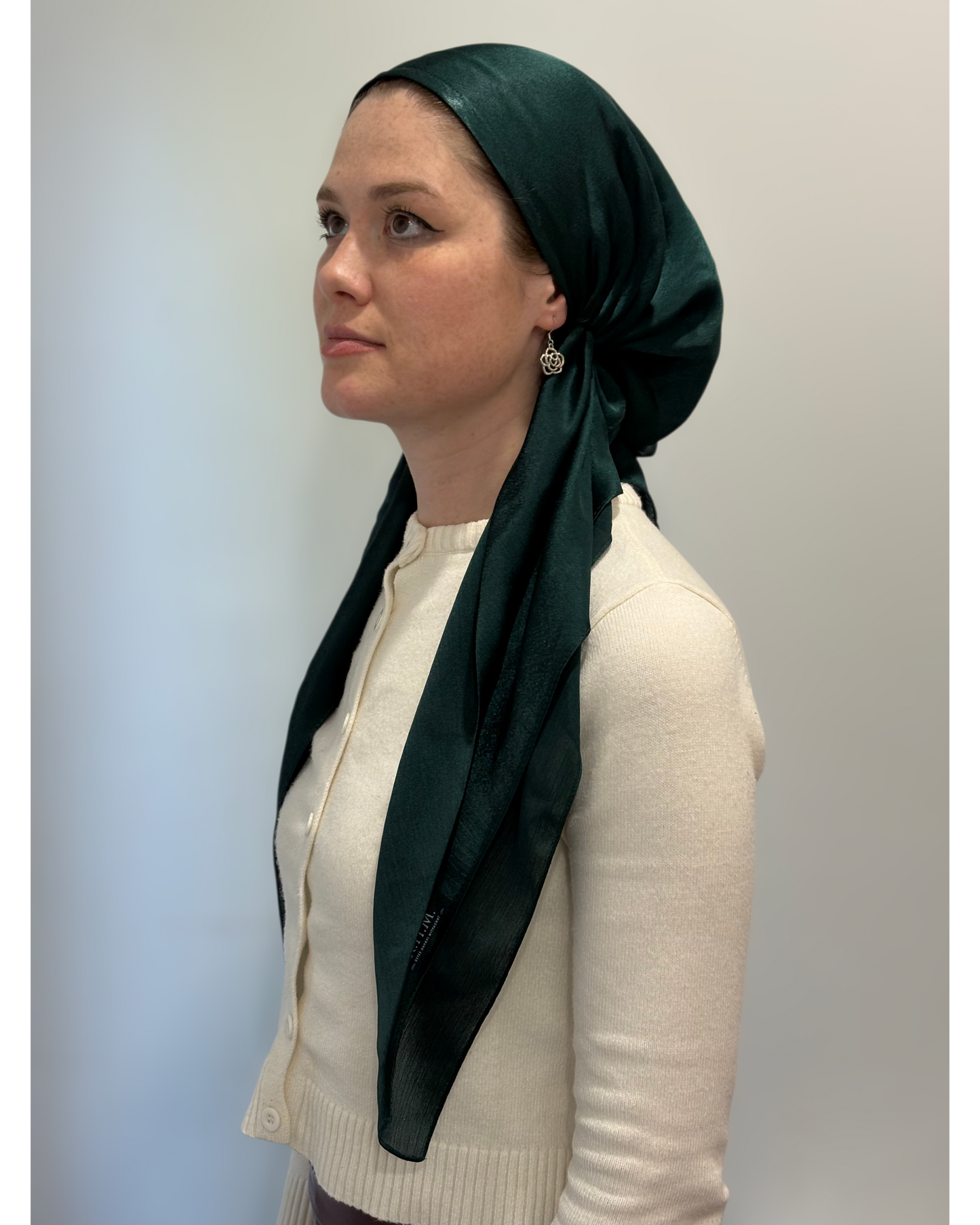 Signature Silky Adjustable Pretied Scarf - Keter Hayofi Mitpachot