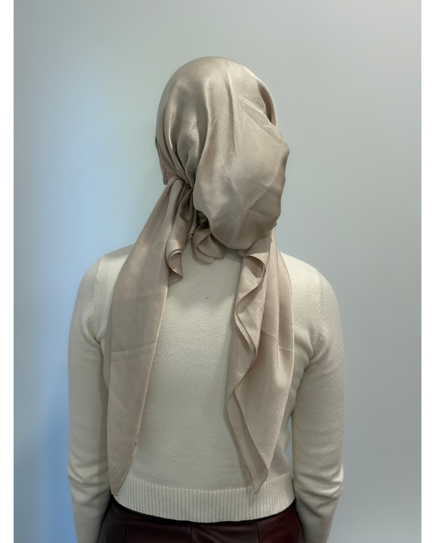 Signature Silky Adjustable Pretied Scarf - Keter Hayofi Mitpachot