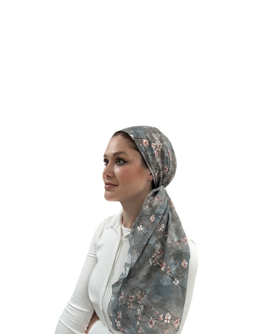 Rinati Grey Floral Long Scarf With Rhinestones - Keter Hayofi Mitpachot