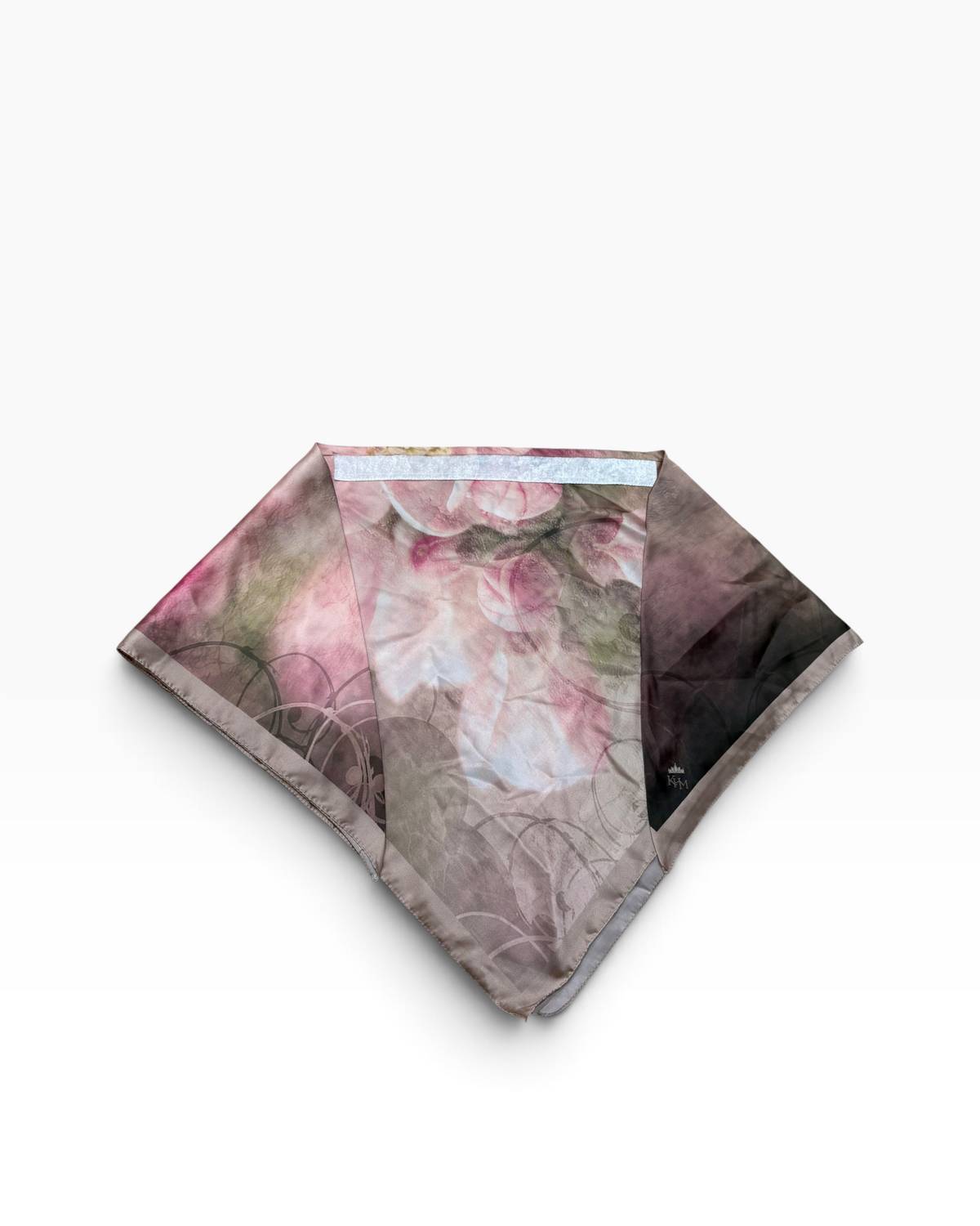 Blushing Petals Triangle Scarf With Grip - Keter Hayofi Mitpachot