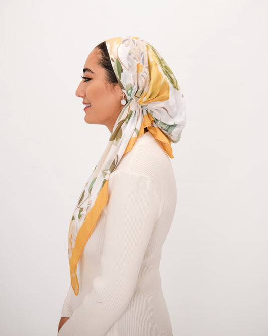 Golden Meadow Pretied Scarf - Keter Hayofi Mitpachot