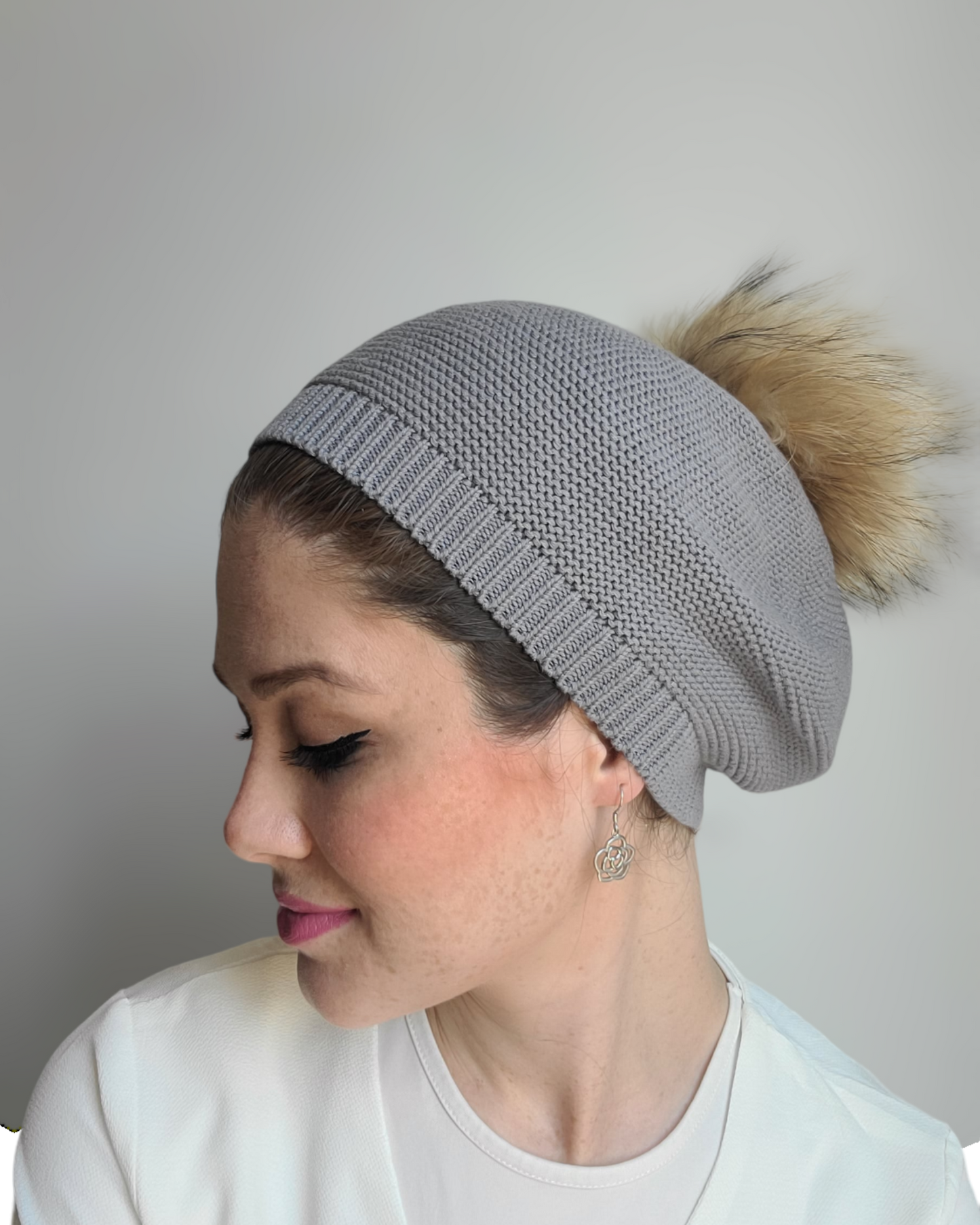 Fully Cotton Beret with Pom Pom - Keter Hayofi Mitpachot