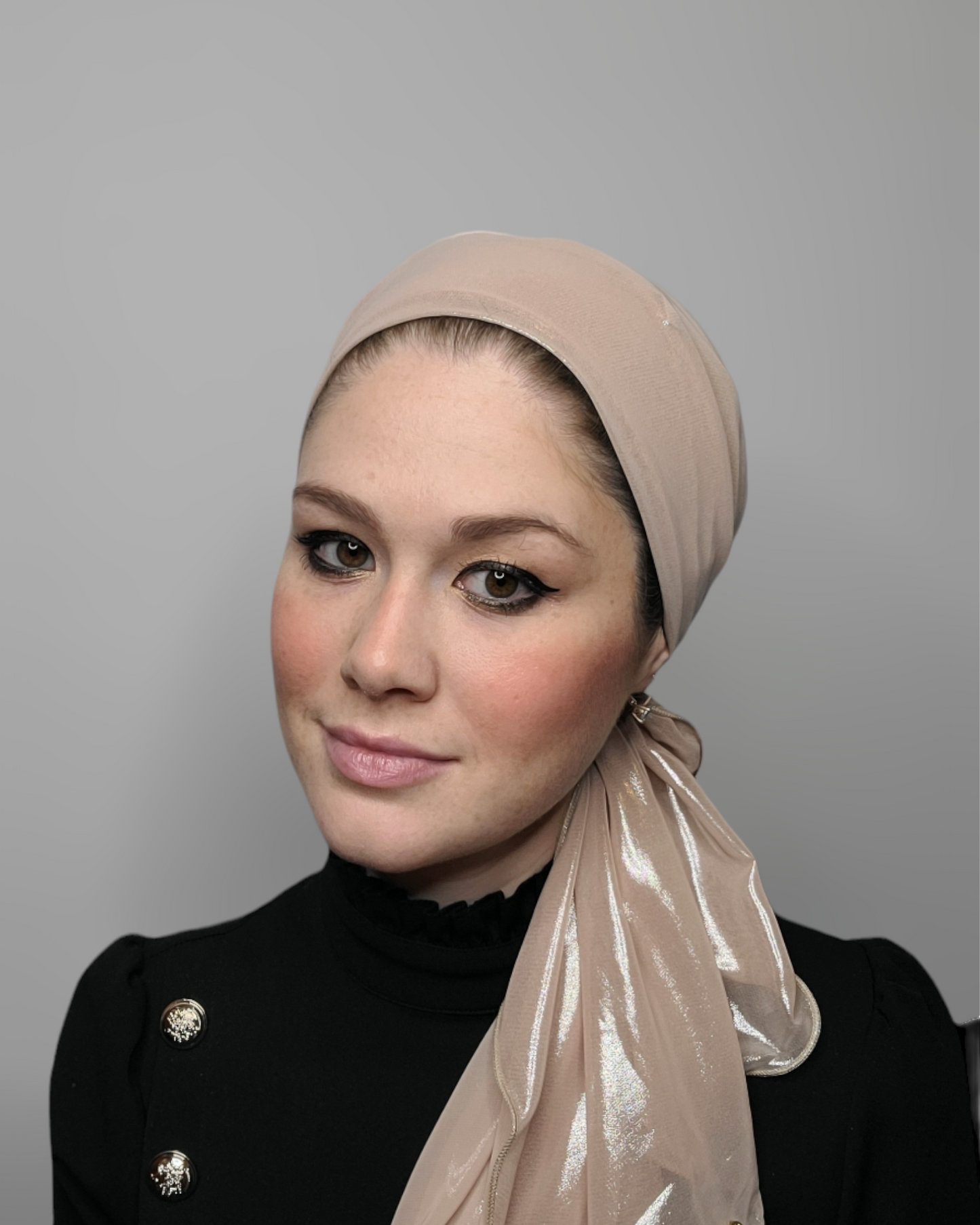 Rinati Lakel Long Shimmery Scarf with Scrunchie - Keter Hayofi Mitpachot