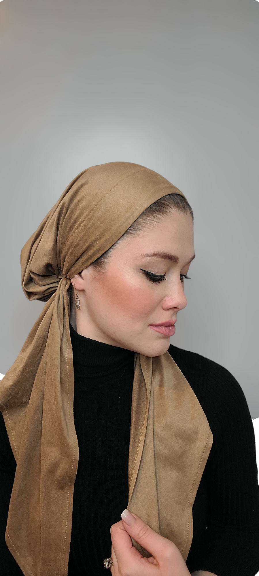 Faux Thin Suede Pretied Scarf - Keter Hayofi Mitpachot