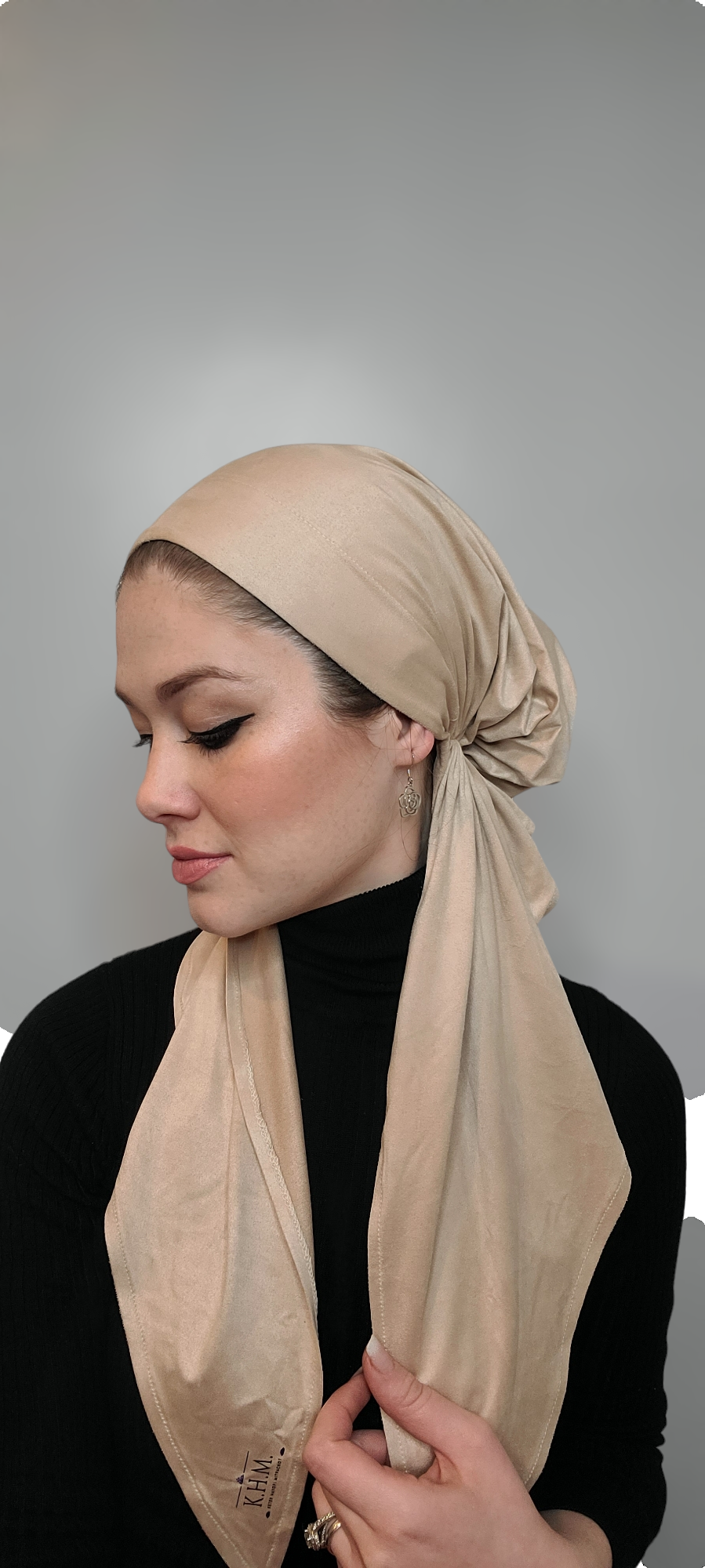 Faux Thin Suede Pretied Scarf - Keter Hayofi Mitpachot