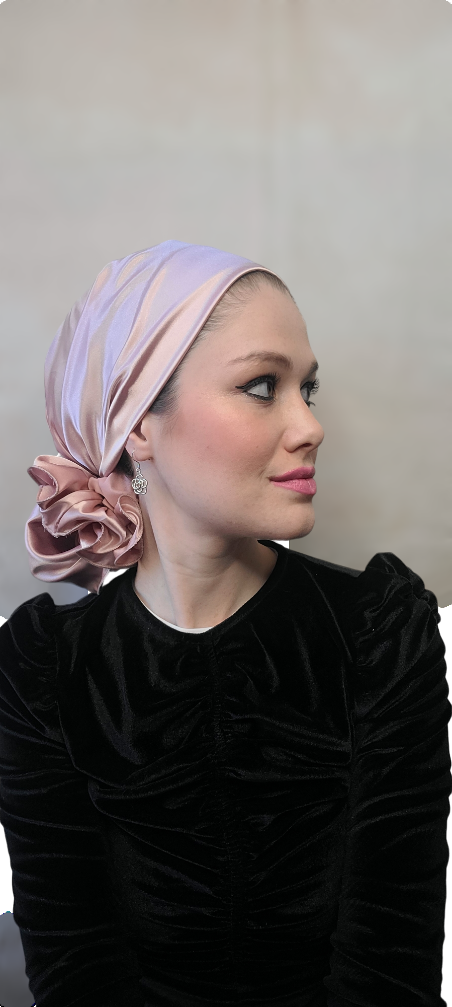 Rinati Lakel Silk Scarf with Scrunchie - Keter Hayofi Mitpachot