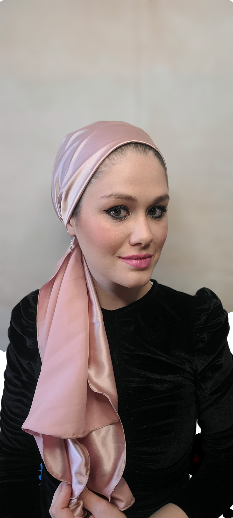 Rinati Lakel Silk Scarf with Scrunchie - Keter Hayofi Mitpachot