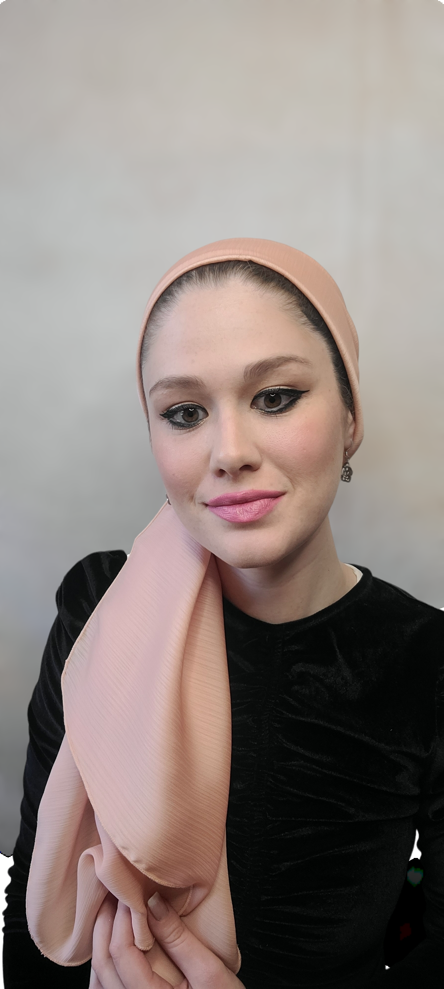 Rinati Lakel Solid Scarf with Scrunchie - Keter Hayofi Mitpachot