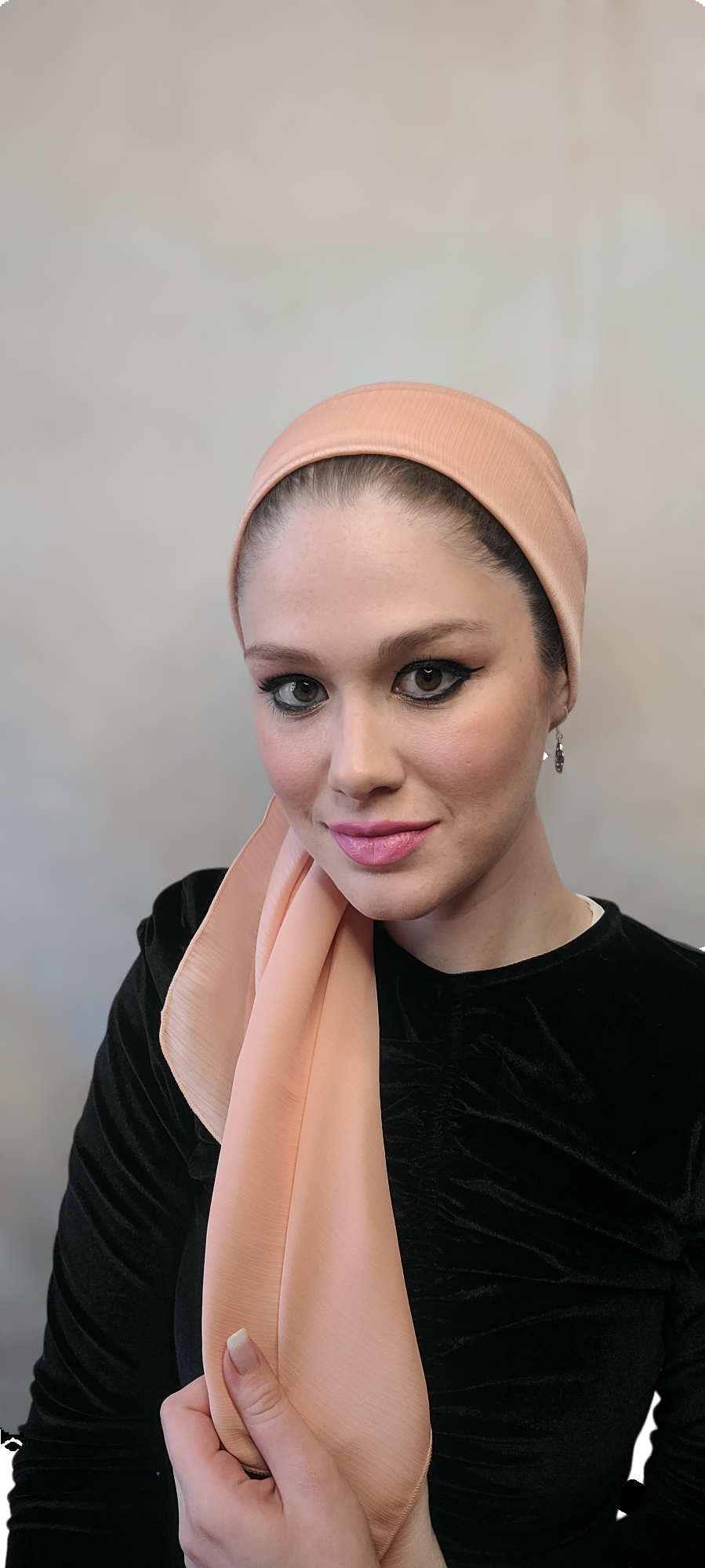 Rinati Lakel Solid Scarf with Scrunchie - Keter Hayofi Mitpachot