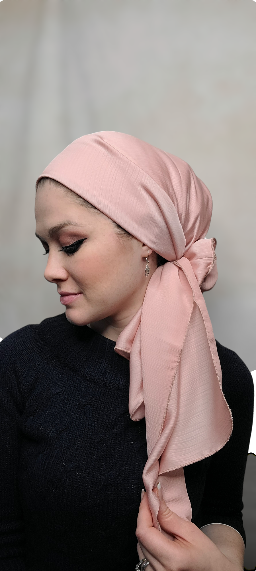 Rinati Lakel Solid Scarf with Scrunchie - Keter Hayofi Mitpachot