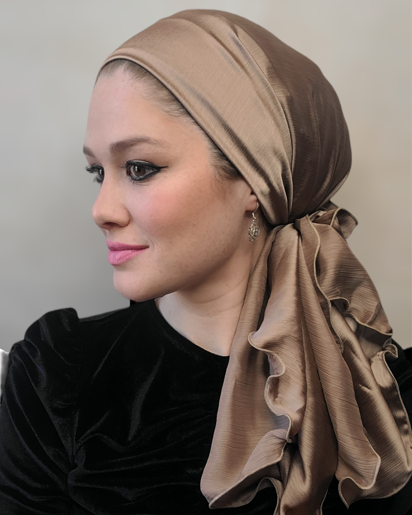 Rinati Lakel Solid Scarf with Scrunchie - Keter Hayofi Mitpachot