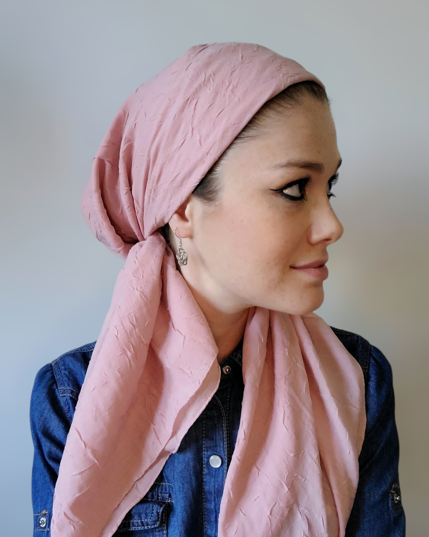 Solid Crinkled Square Scarf - Keter Hayofi Mitpachot