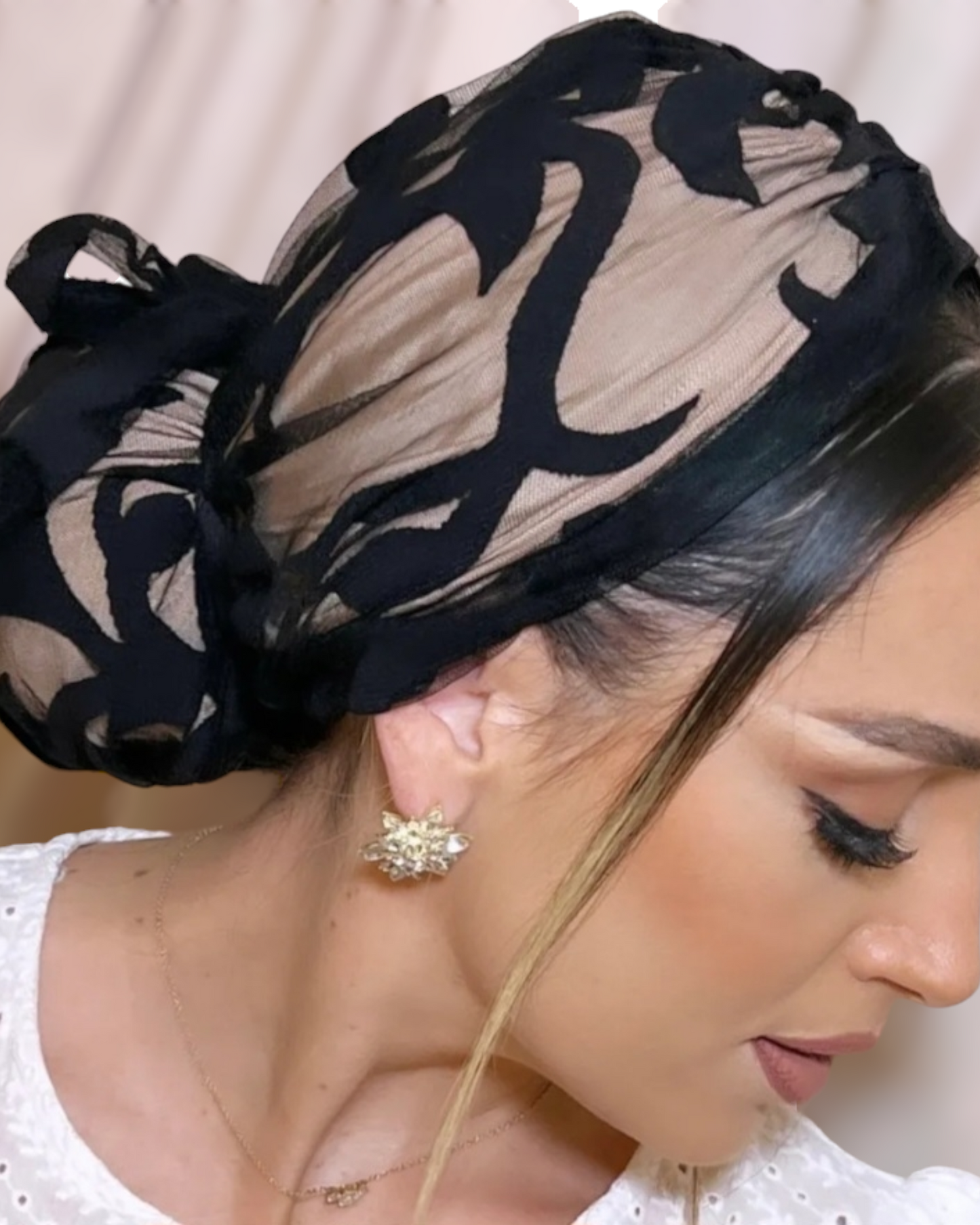 Avigail Lahiani Black Pretied Lace With Nude Turban - Keter Hayofi Mitpachot