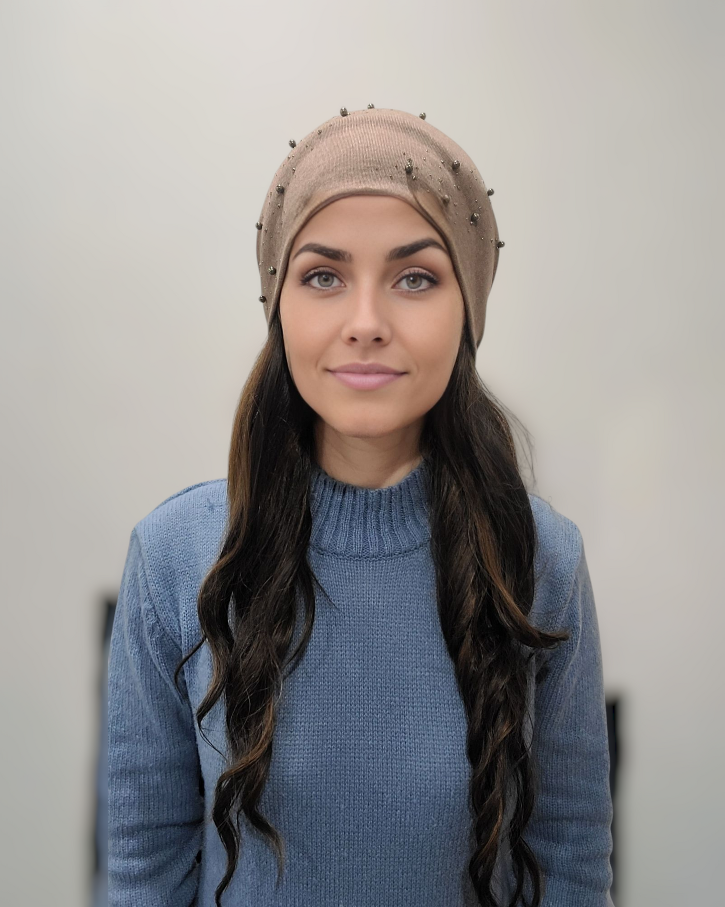 Beanie with Pearls & Rhinestones - Keter Hayofi Mitpachot