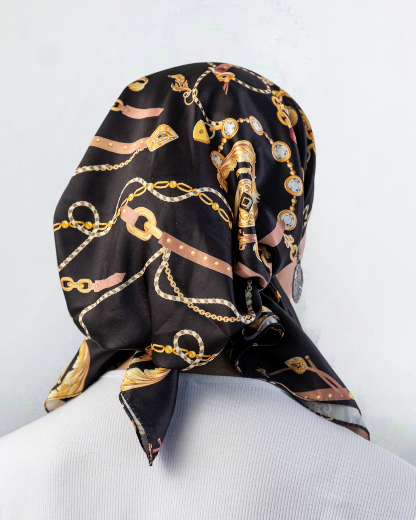 Royal Chains Pretied Scarf