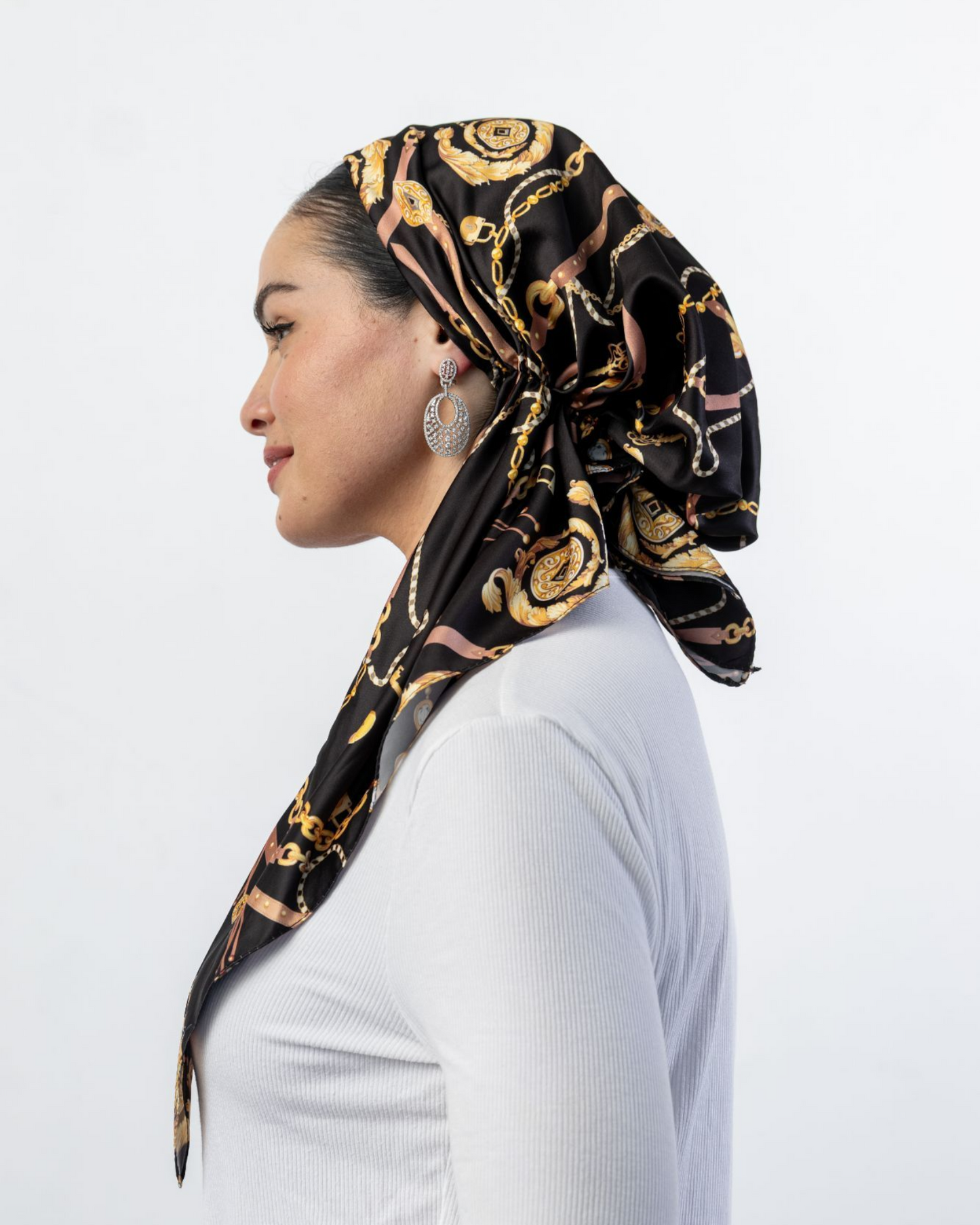 Royal Chains Pretied Scarf