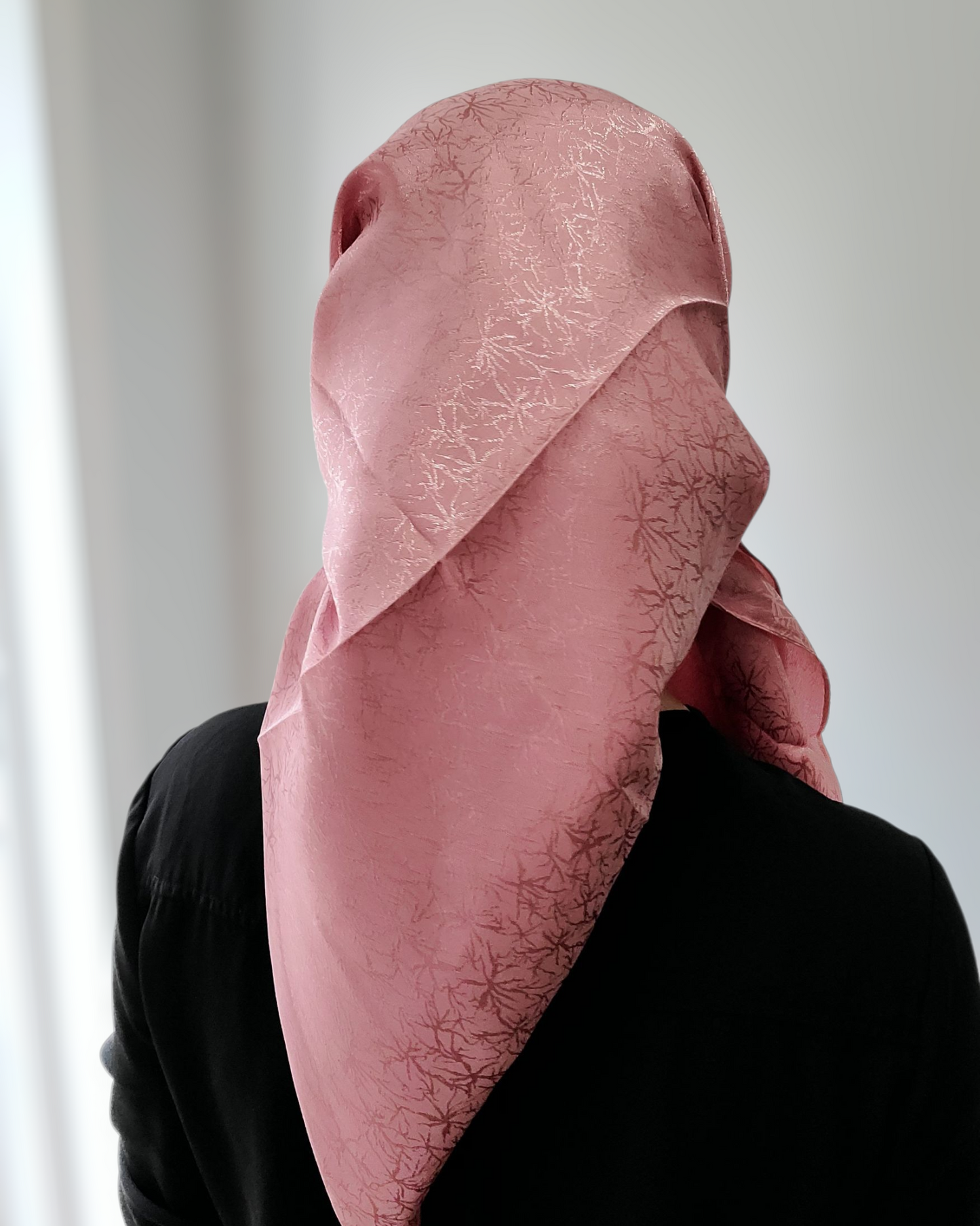 Textured Square Scarf With Shine - Keter Hayofi Mitpachot