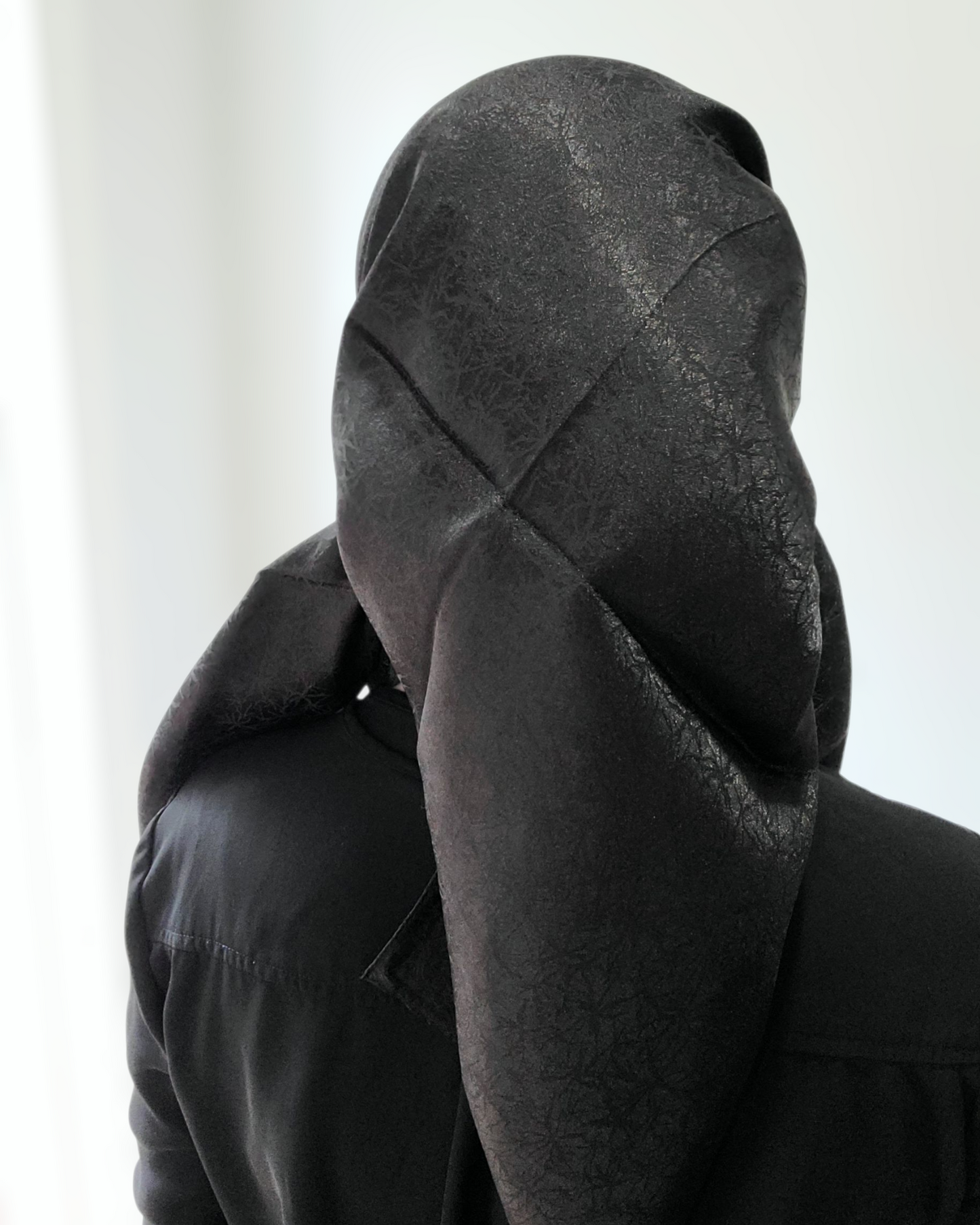 Textured Square Scarf With Shine - Keter Hayofi Mitpachot