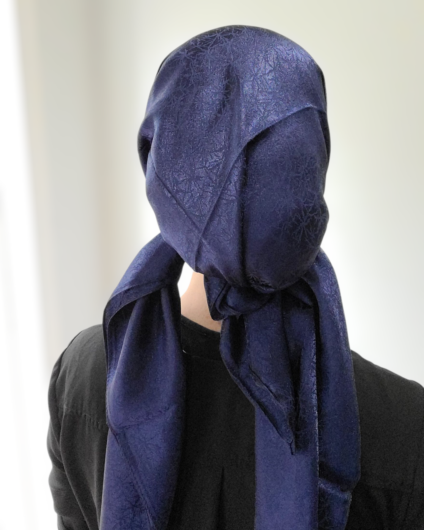 Textured Square Scarf With Shine - Keter Hayofi Mitpachot