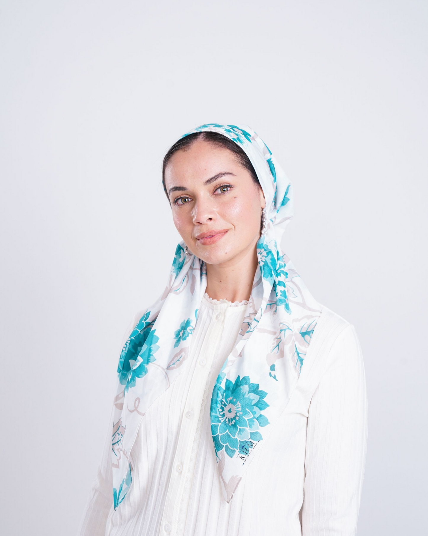 Teal Bouquet Triangle Scarf With Grip - Keter Hayofi Mitpachot